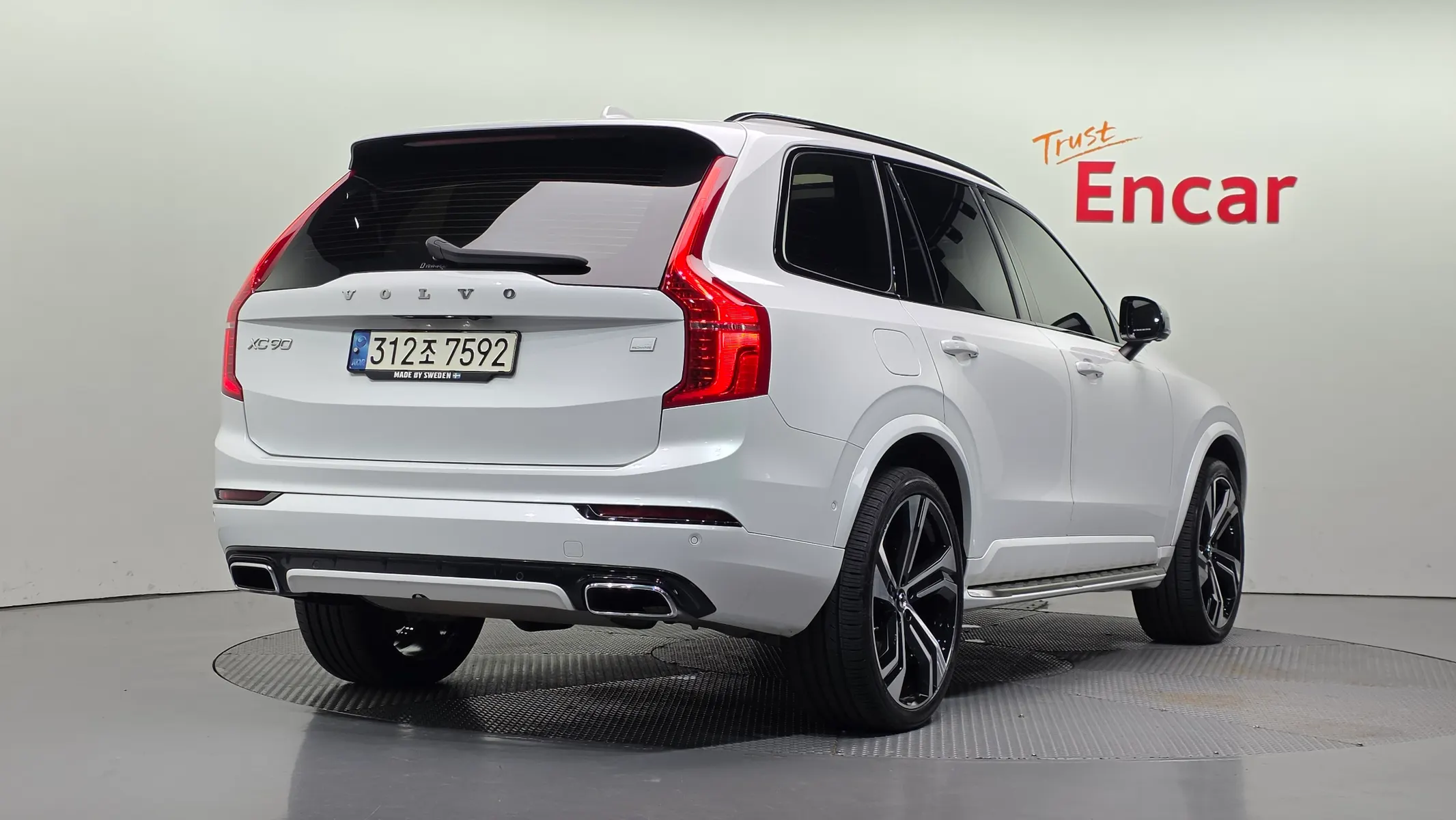 Volvo XC90 2 T8 R- 2020 2/38