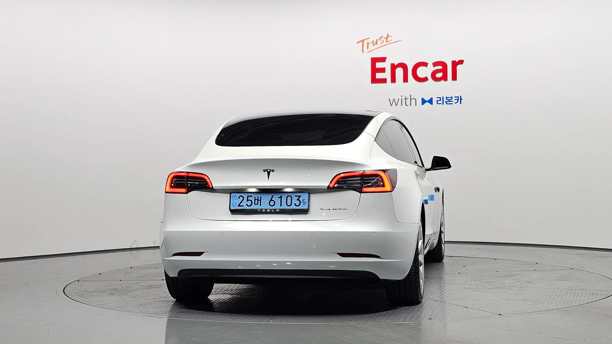 Tesla 3 AWD 2022 3/5