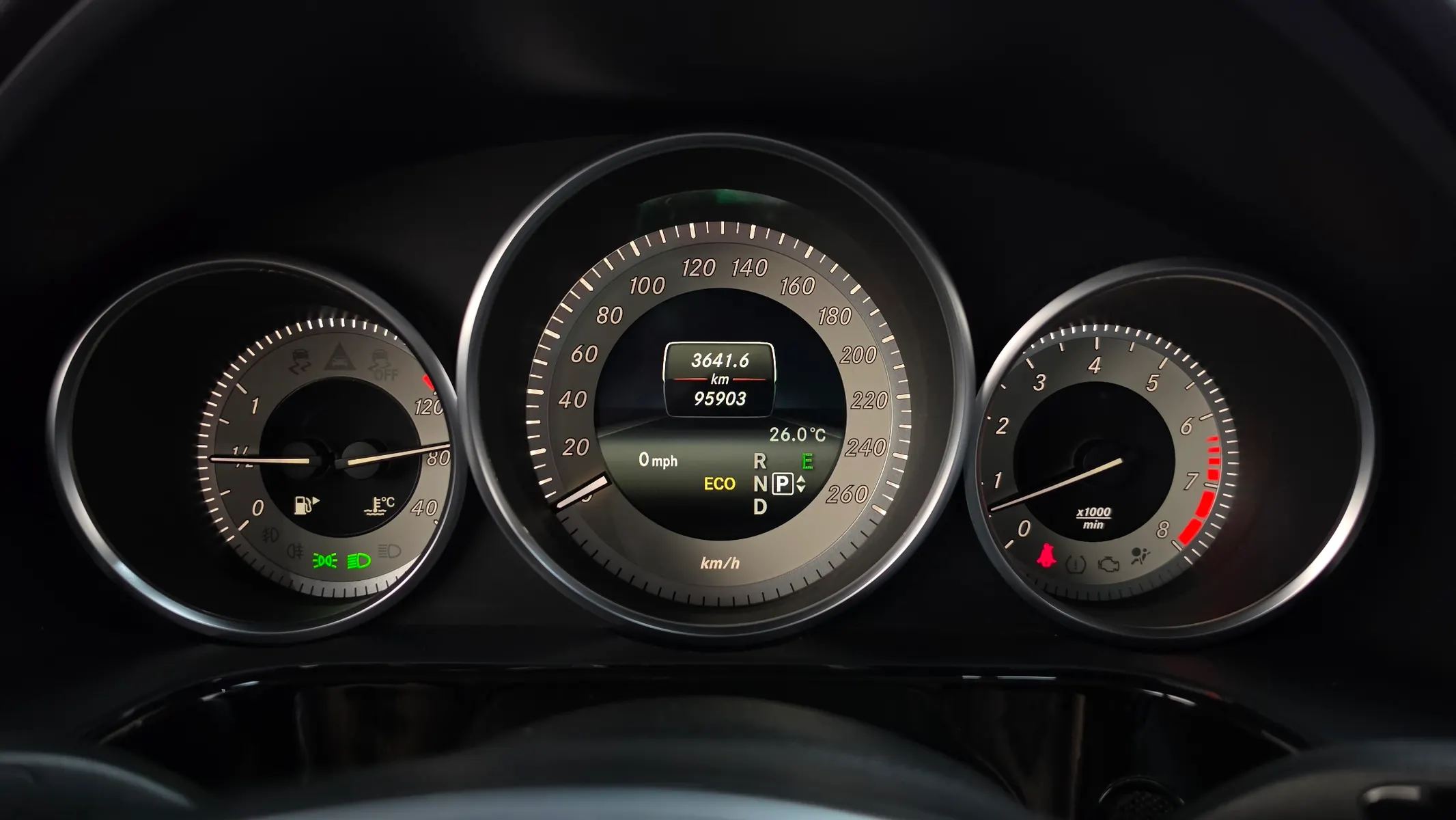Mercedes-Benz E-Class W212 E300 2013 20/21