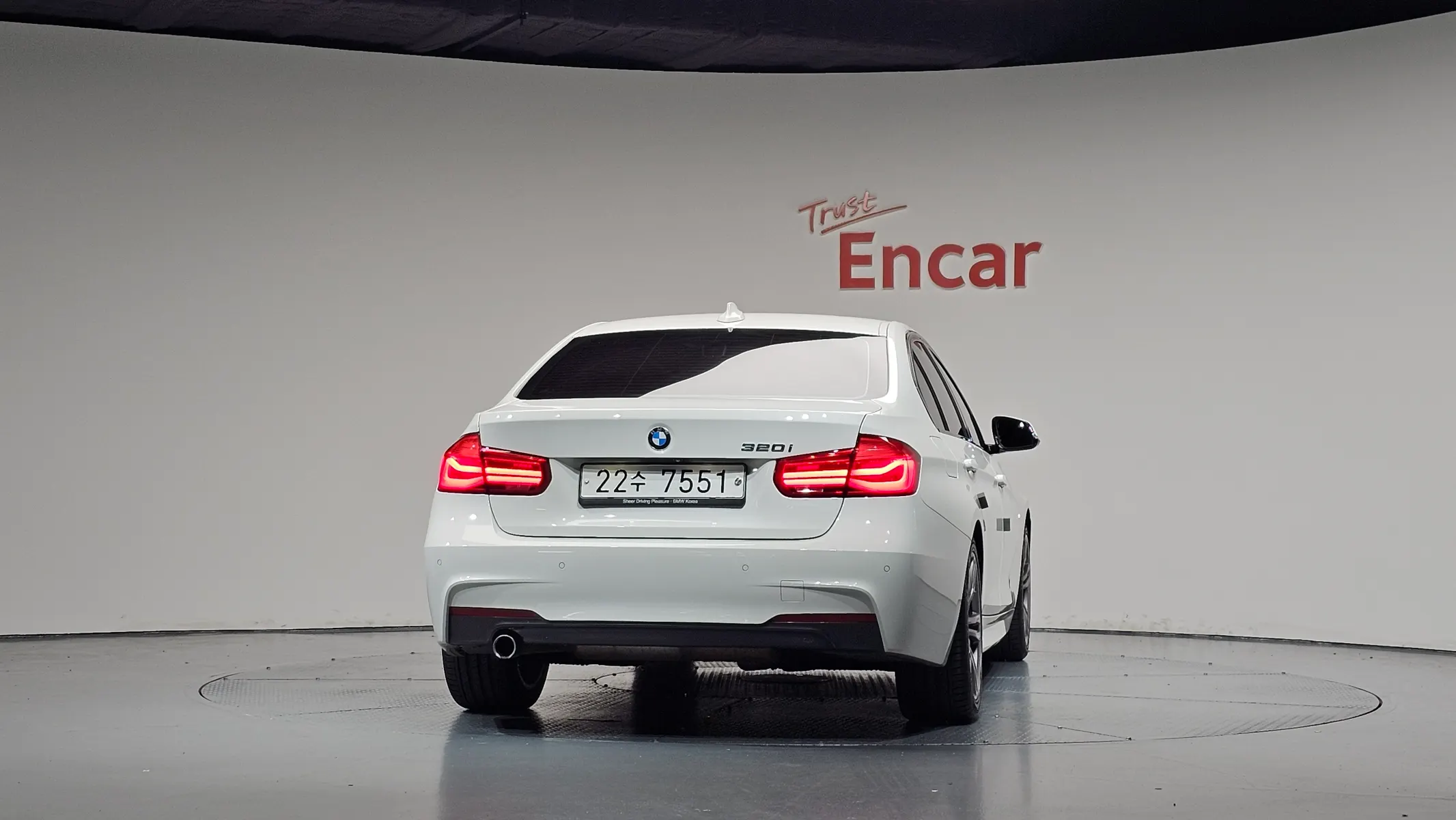 BMW 3 Series (F30) 320i M 2018 3/33