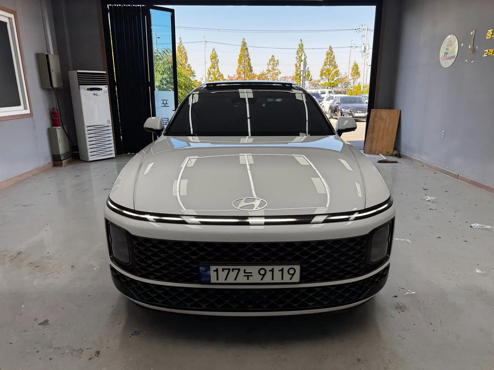 Hyundai (GN7) 2023 2/5