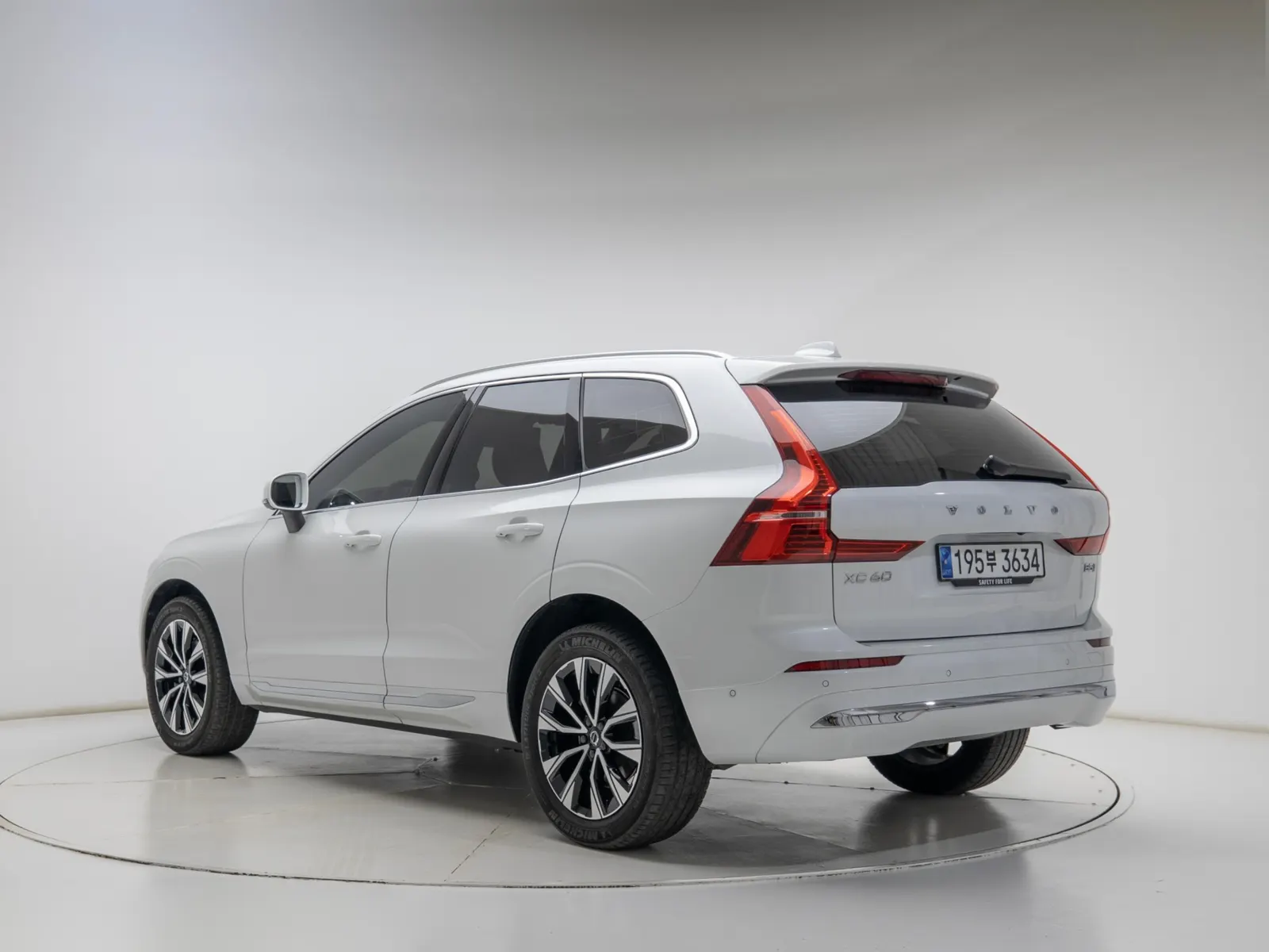 Volvo XC60 2 B5 2023 3/5