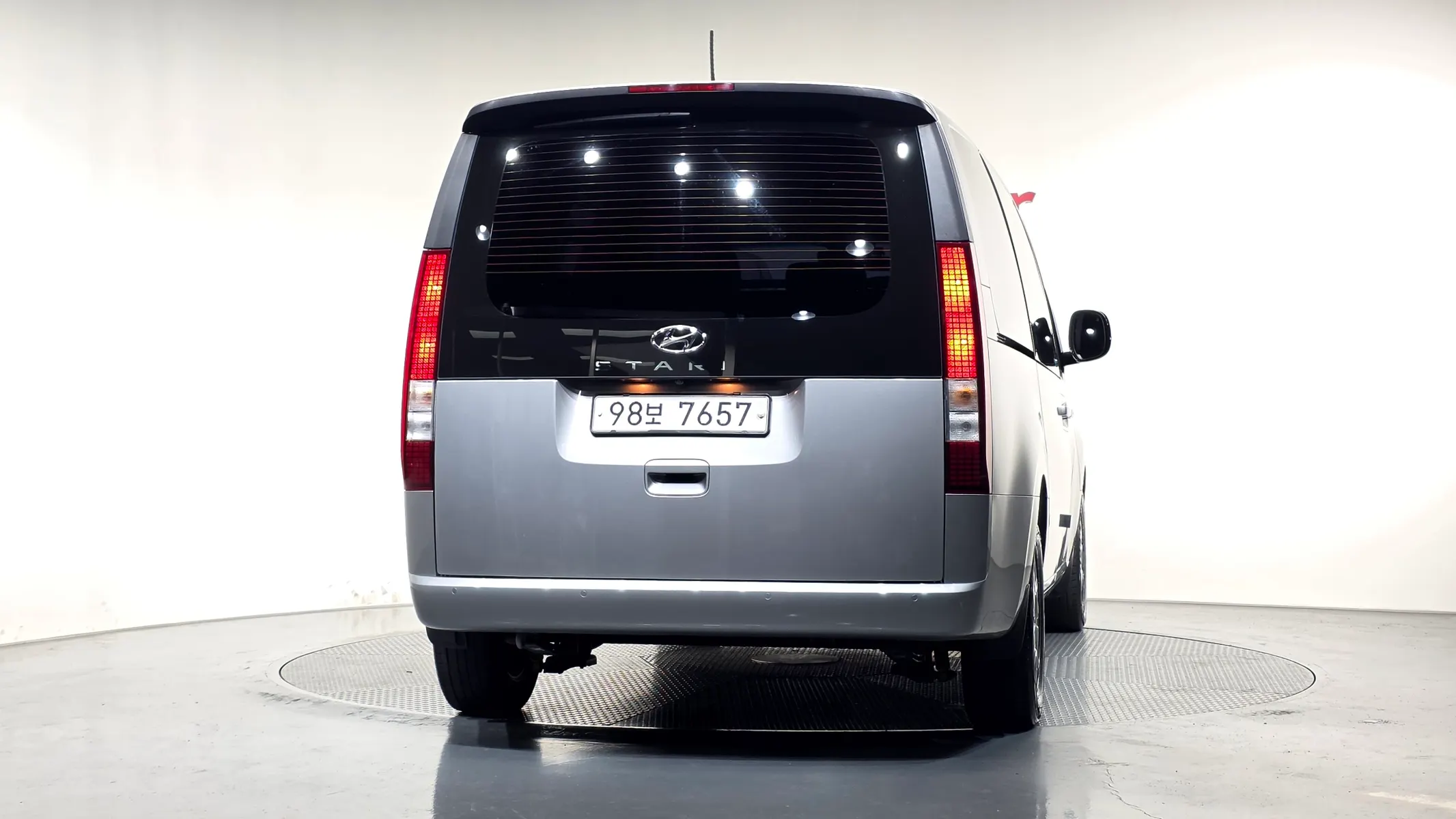 Hyundai Staria L3.5 3 2023 3/5