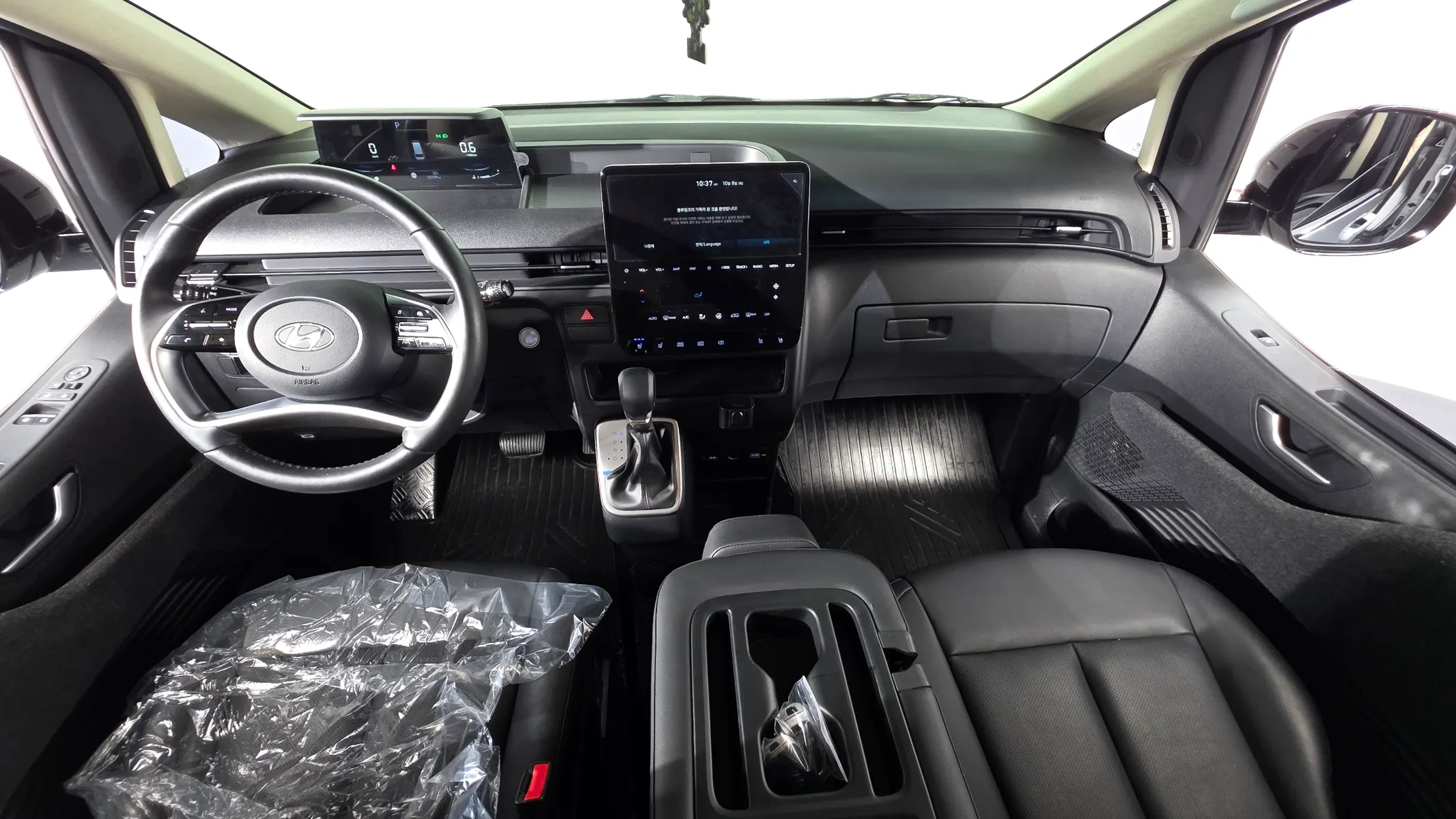 Hyundai Staria L3.5 3 2023 4/5