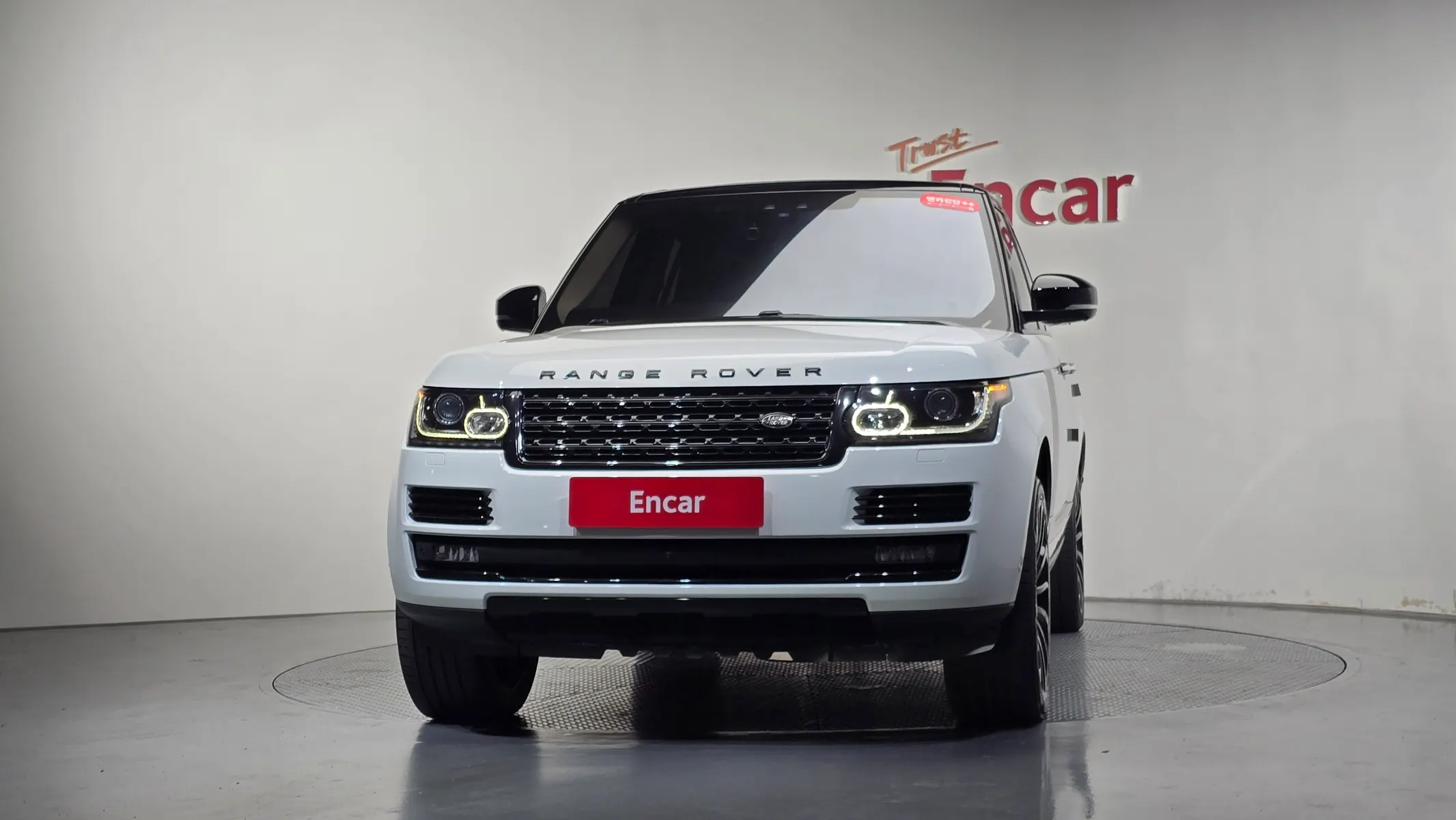 Land Rover 4 4.4 SDV8 Vogue SE 2017 3/37