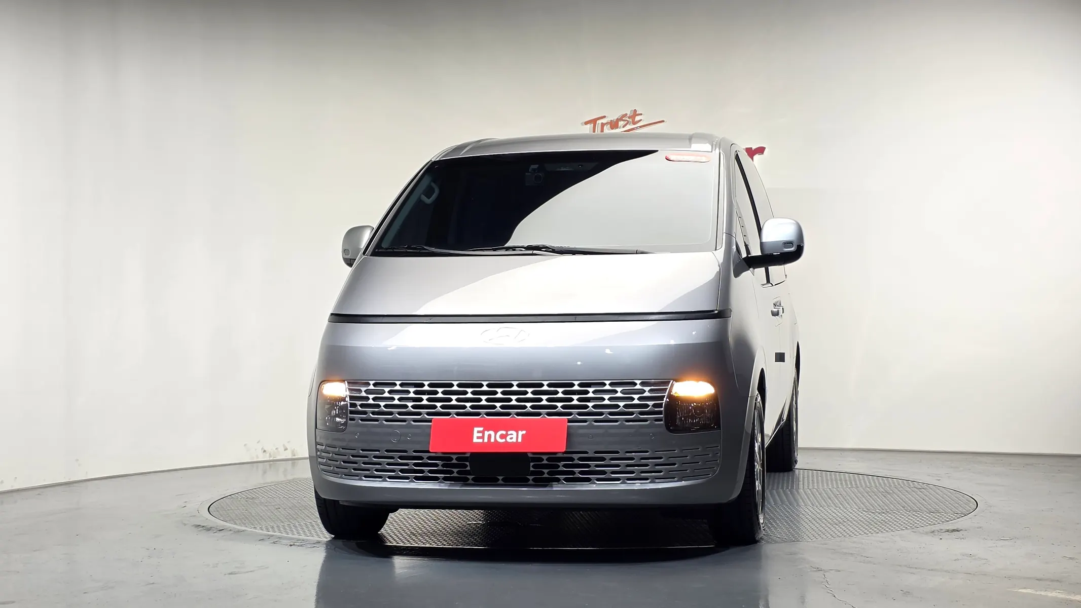 Hyundai Staria L3.5 5 2024 2/5