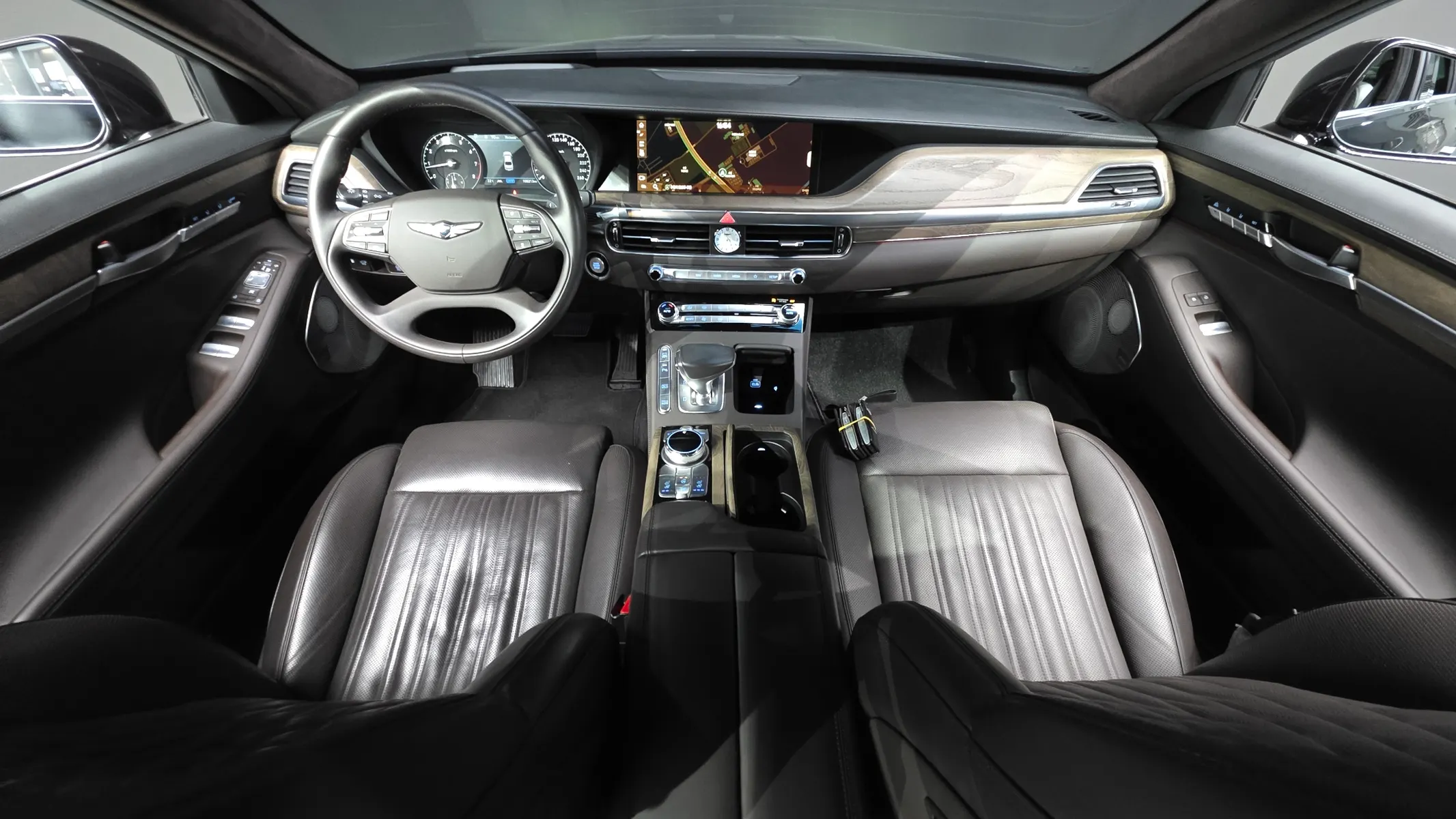 Genesis G90 5.0 AWD 2020 4/5