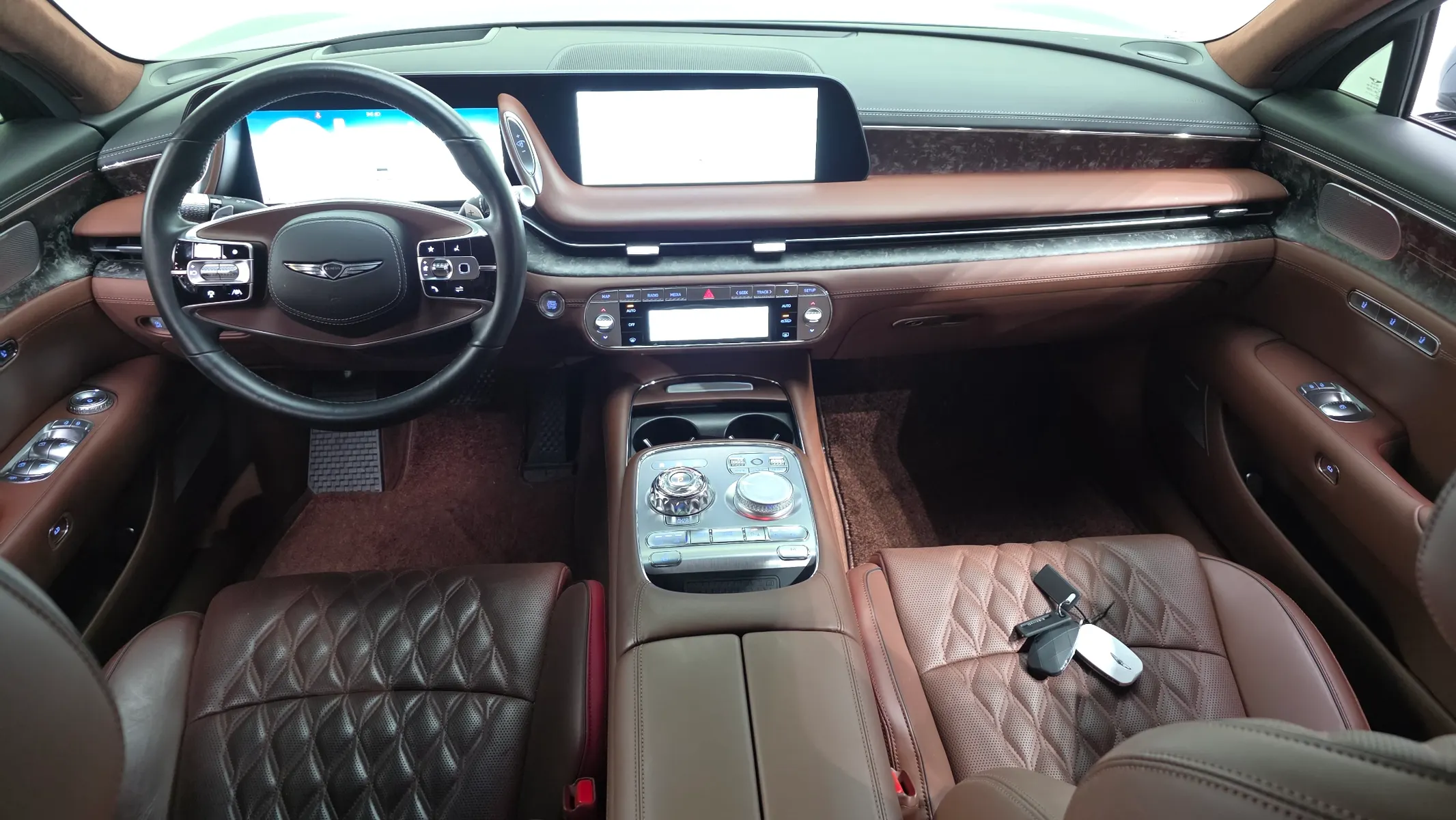 Genesis G90 (RS 4) 3.5 e-S/C AWD LWB 2022 4/5