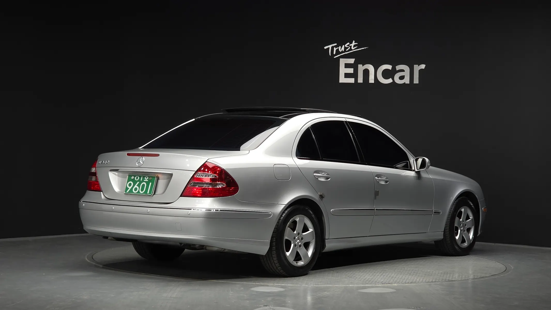 Mercedes-Benz E-Class W211 E320 2003 2/35