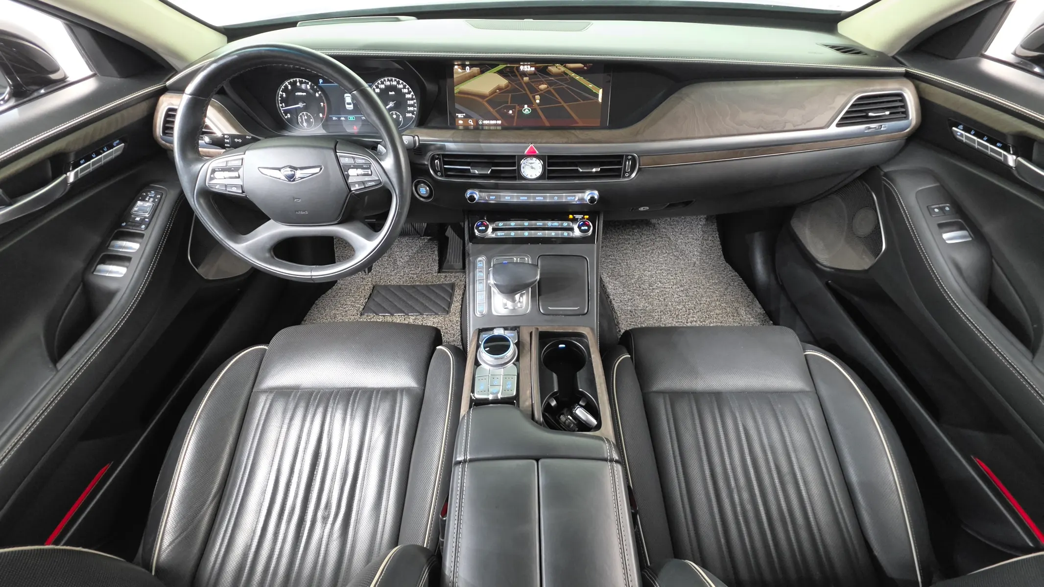 Genesis G90 3.3 T AWD 2019 4/5