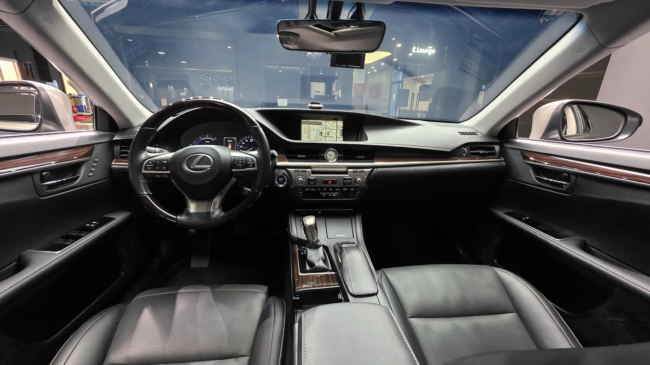 Lexus ES300h 2017 4/5