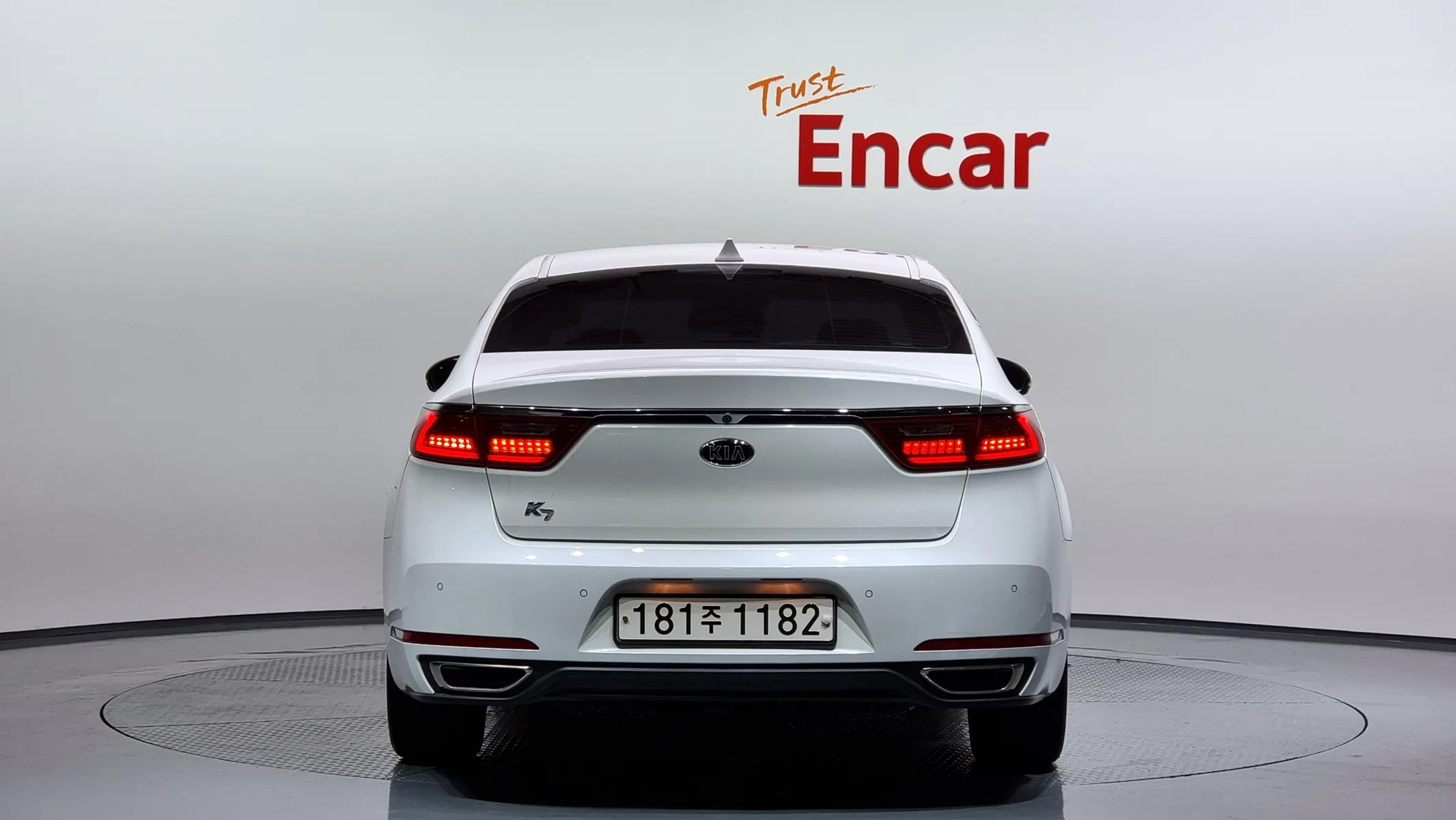 Kia K7 3.0 LPI () 2018 3/5