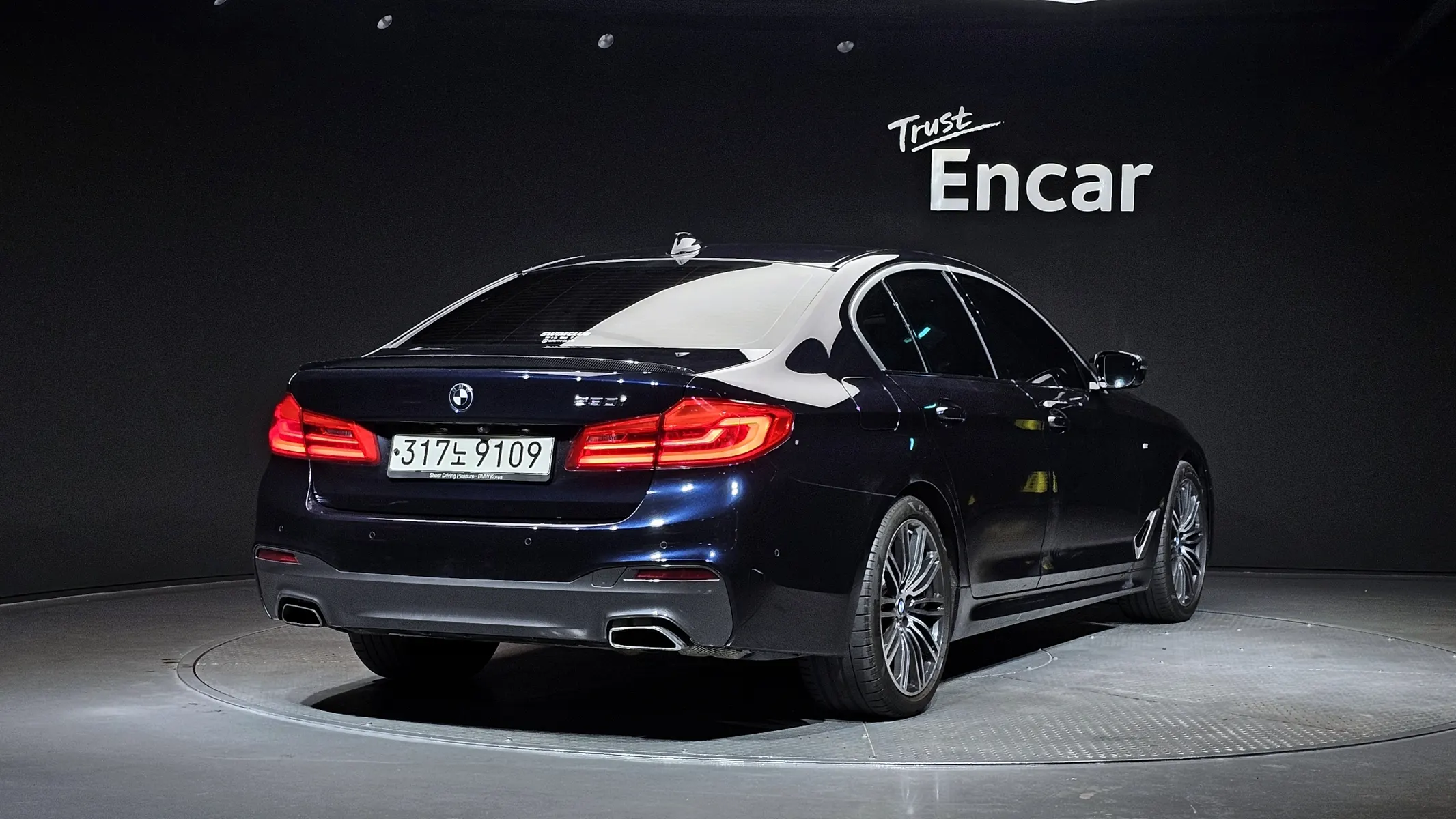 BMW 5 Series (G30) 530i M 2020 2/21