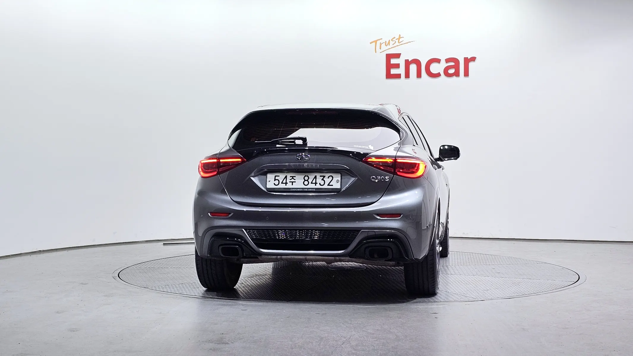 Infiniti Q30 2.0 2017 3/5