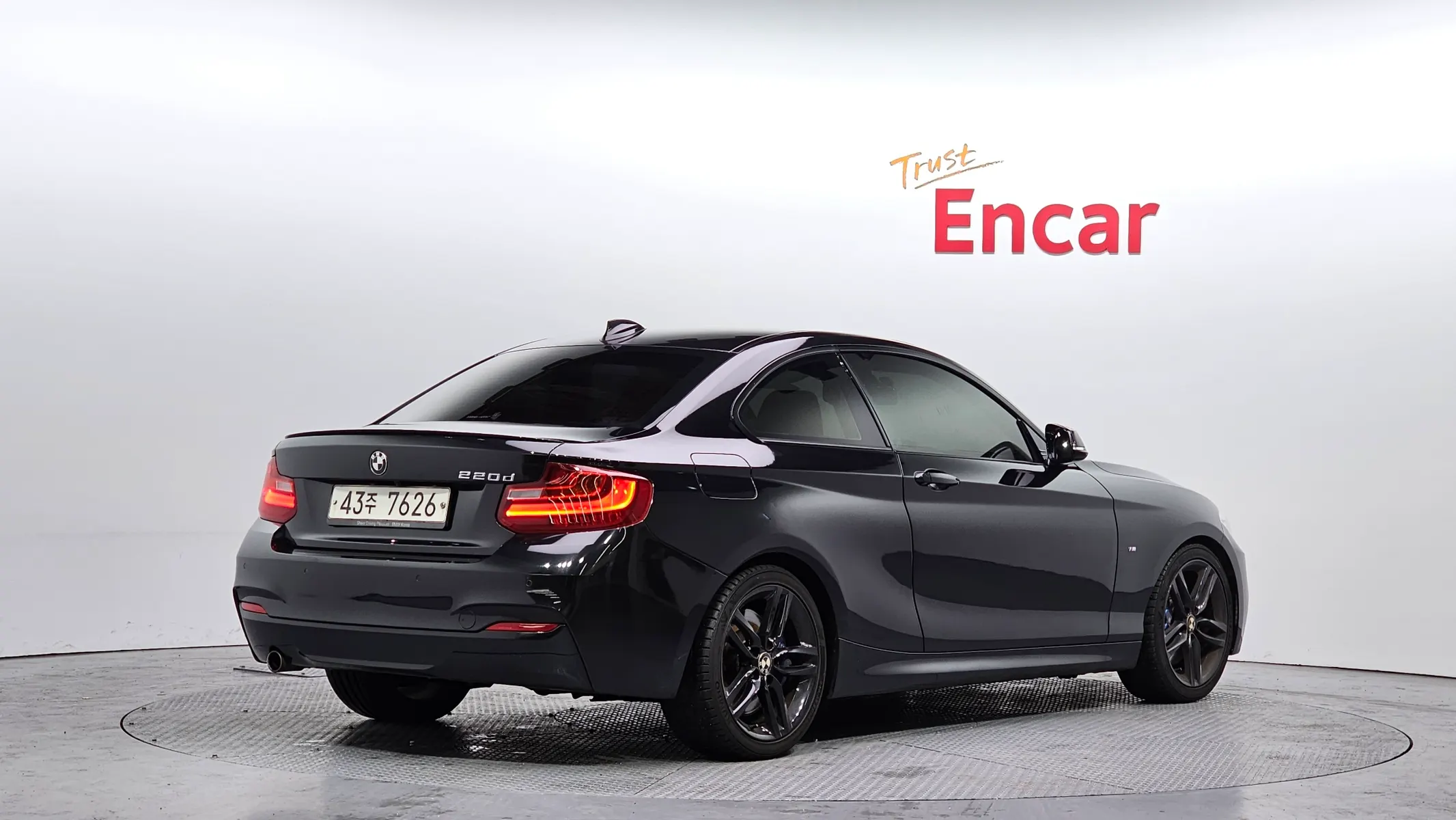 BMW 2 Series (F22) 220d M 2014 2/21
