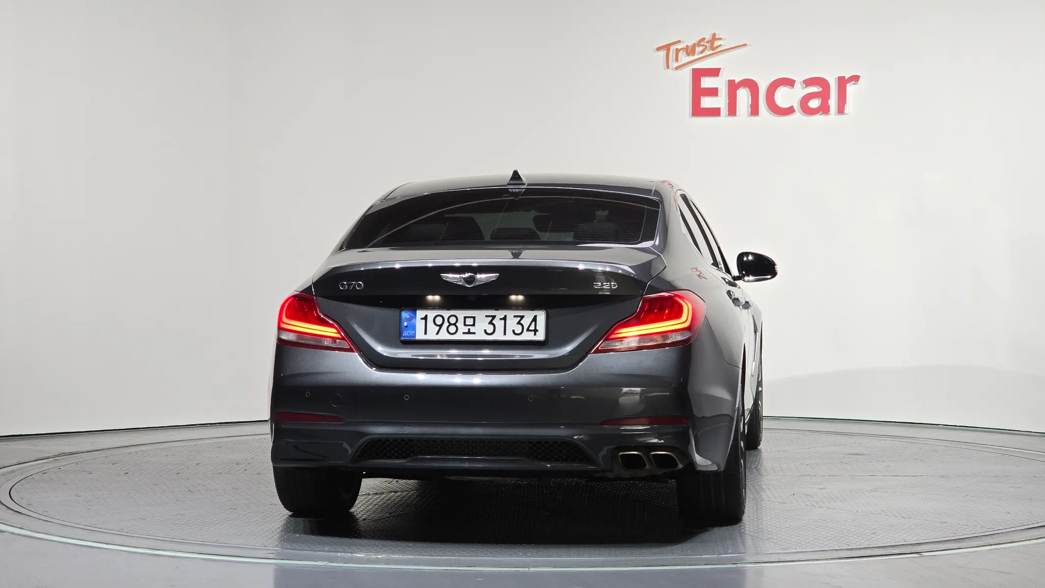 Genesis G70 2.2D 2018 3/5