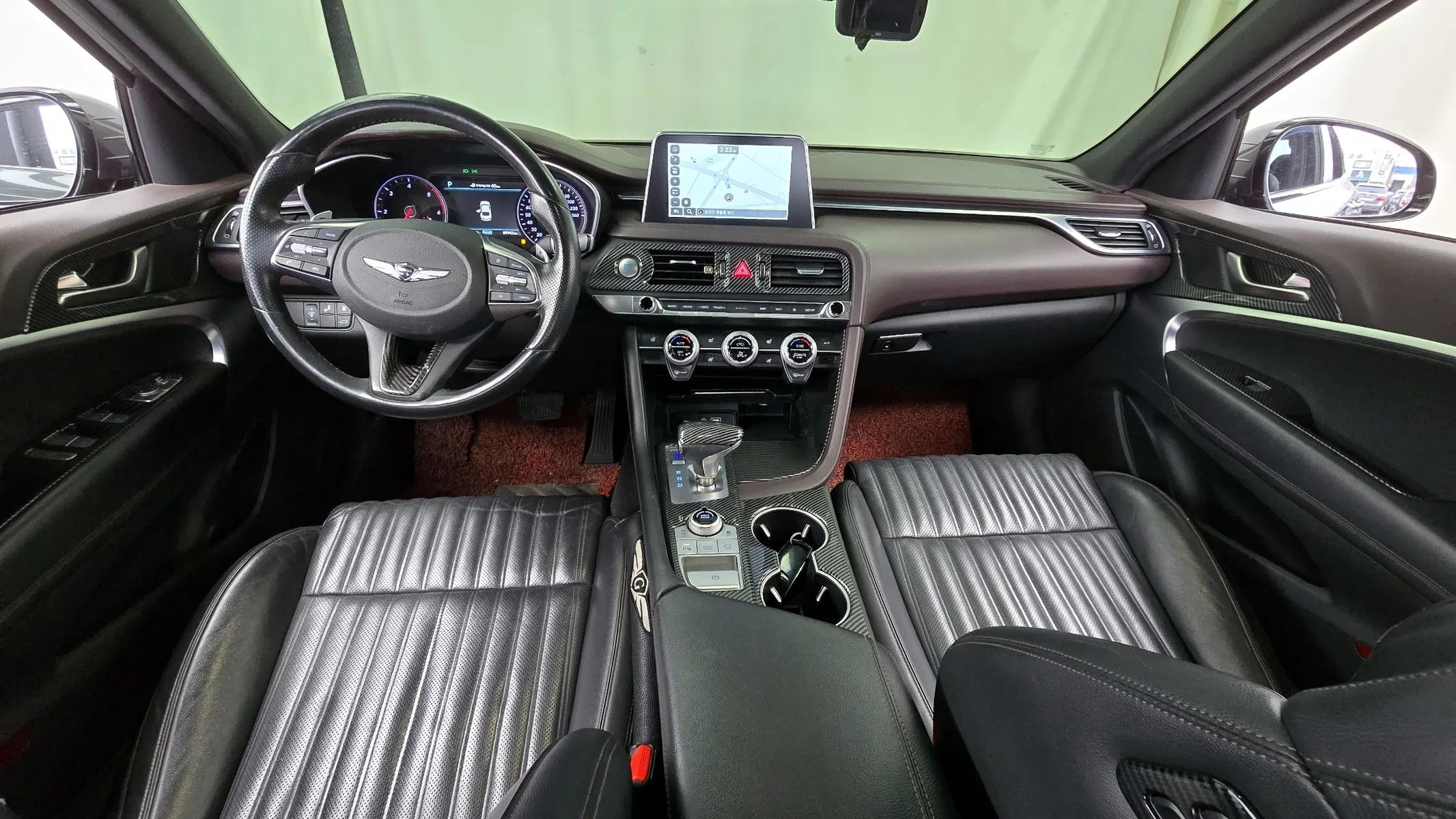 Genesis G70 2.2D 2018 4/5