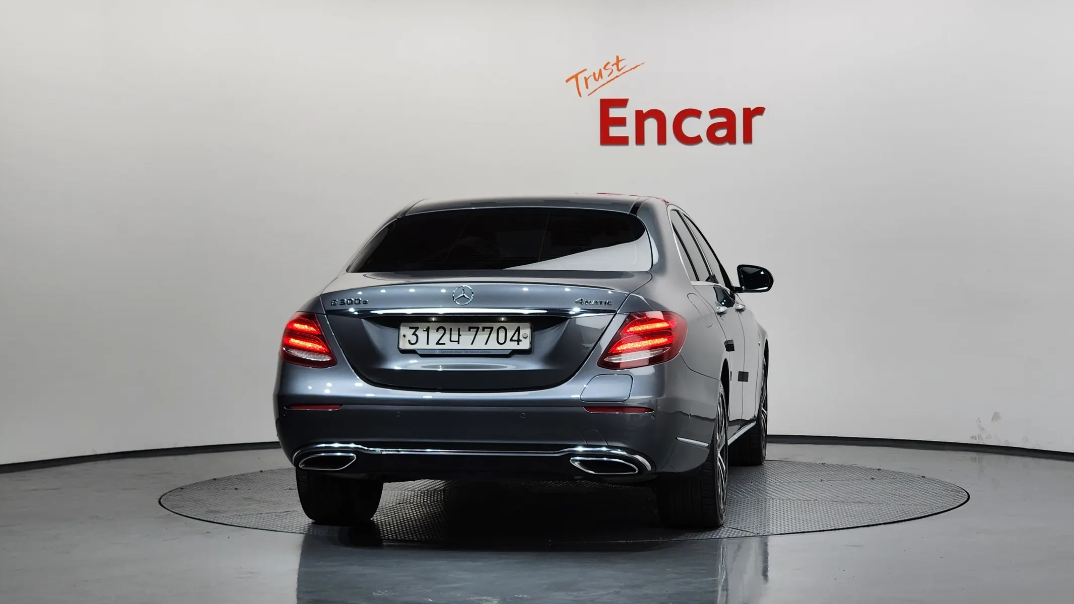Mercedes-Benz E-Class W213 E300e 4MATIC 2020 3/21