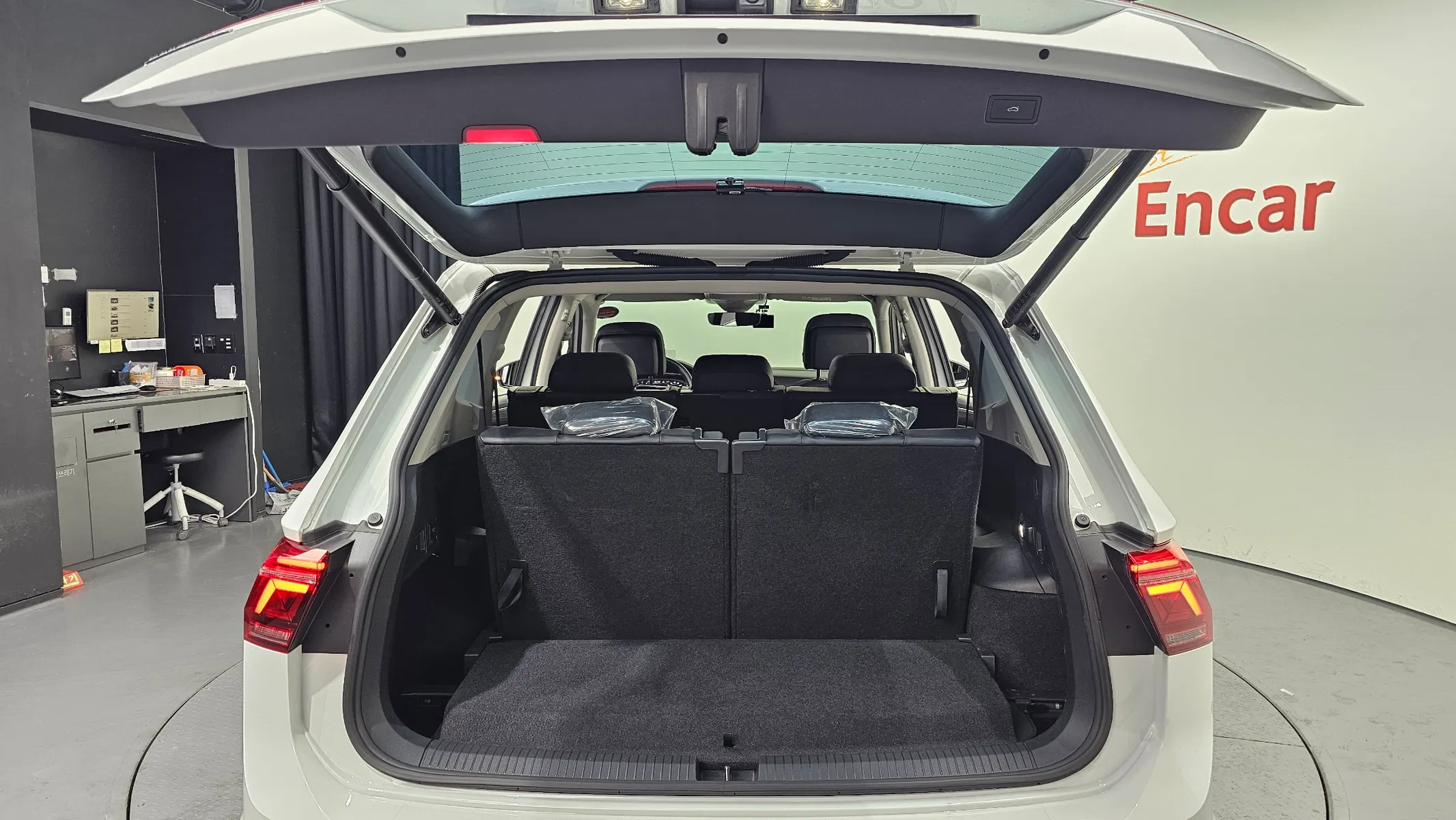 Volkswagen 티구안 올스페이스 2.0 TSI 2023 20/21
