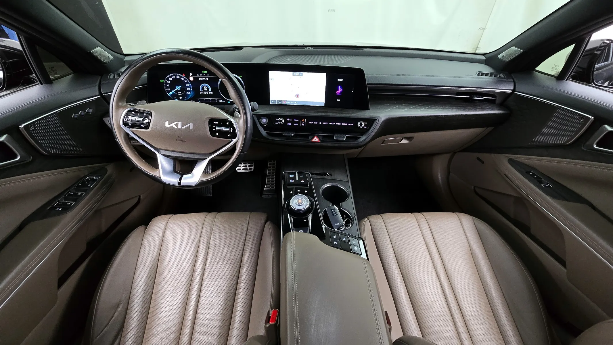 Kia K8 2022 4/5