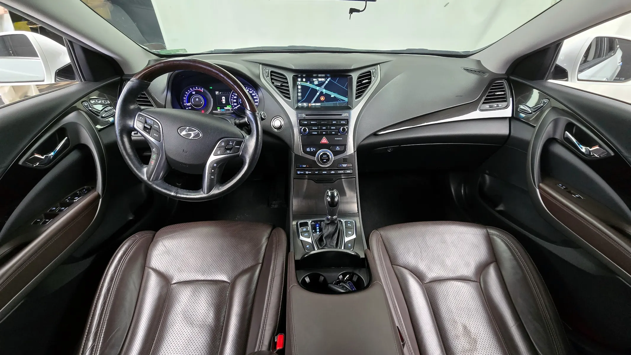Hyundai HG 2016 4/5