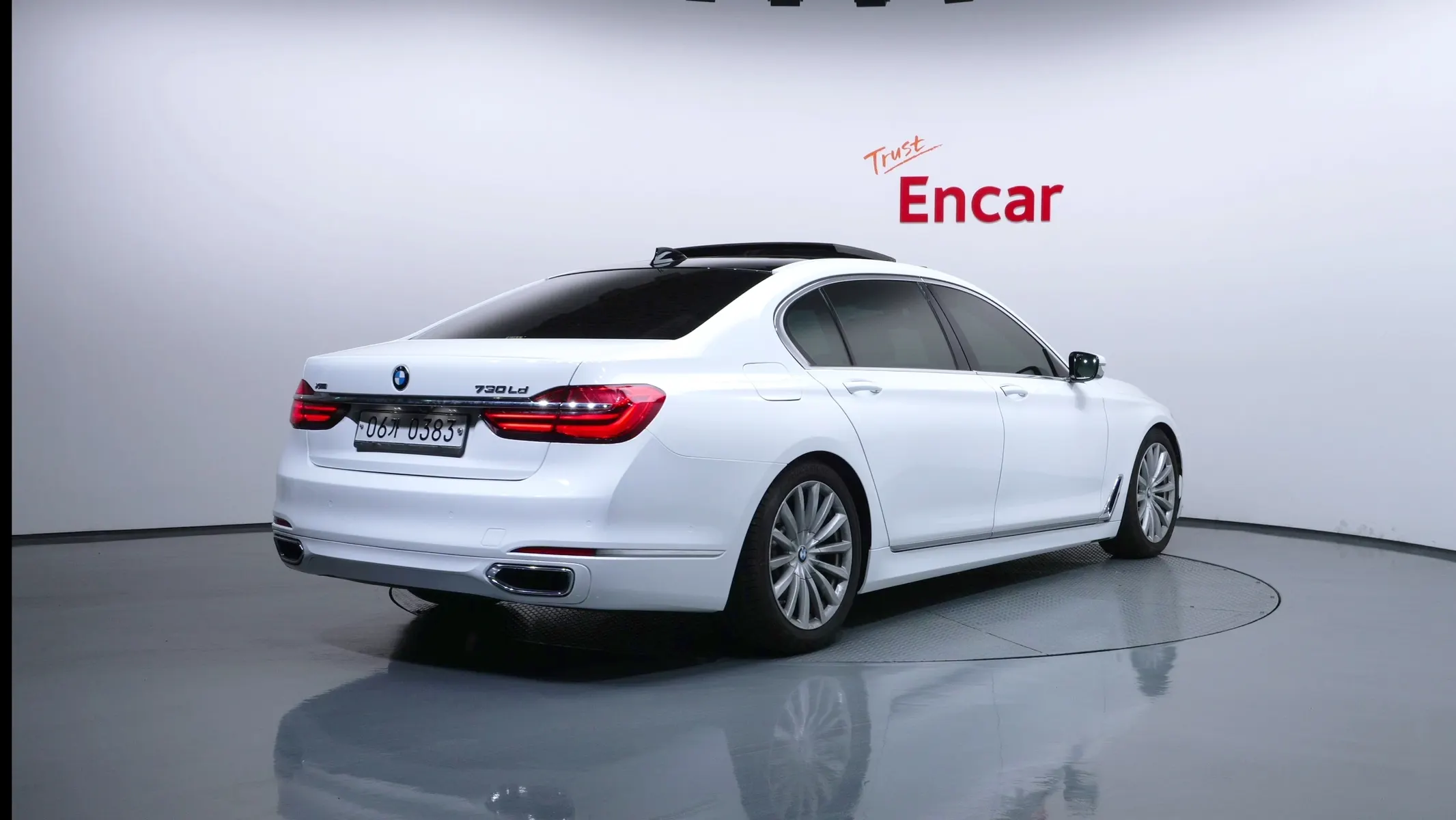 BMW 7 Series (G11) 730Ld xDrive 2016 2/27