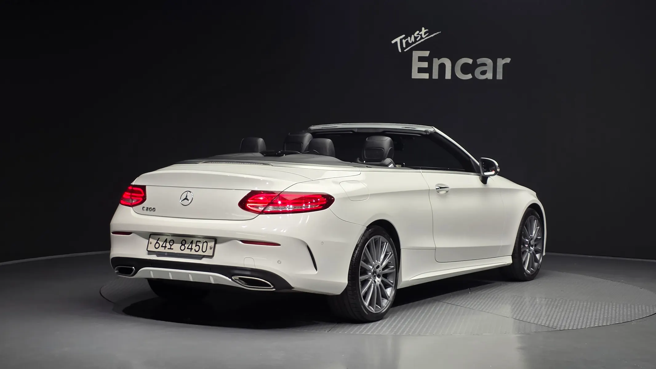 Mercedes-Benz C-Class W205 C200 2017 2/34