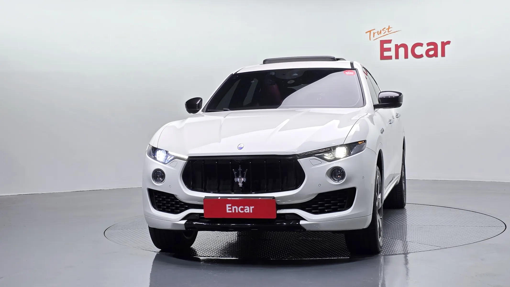 Maserati 르반떼 3.0 AWD 2017 2/5