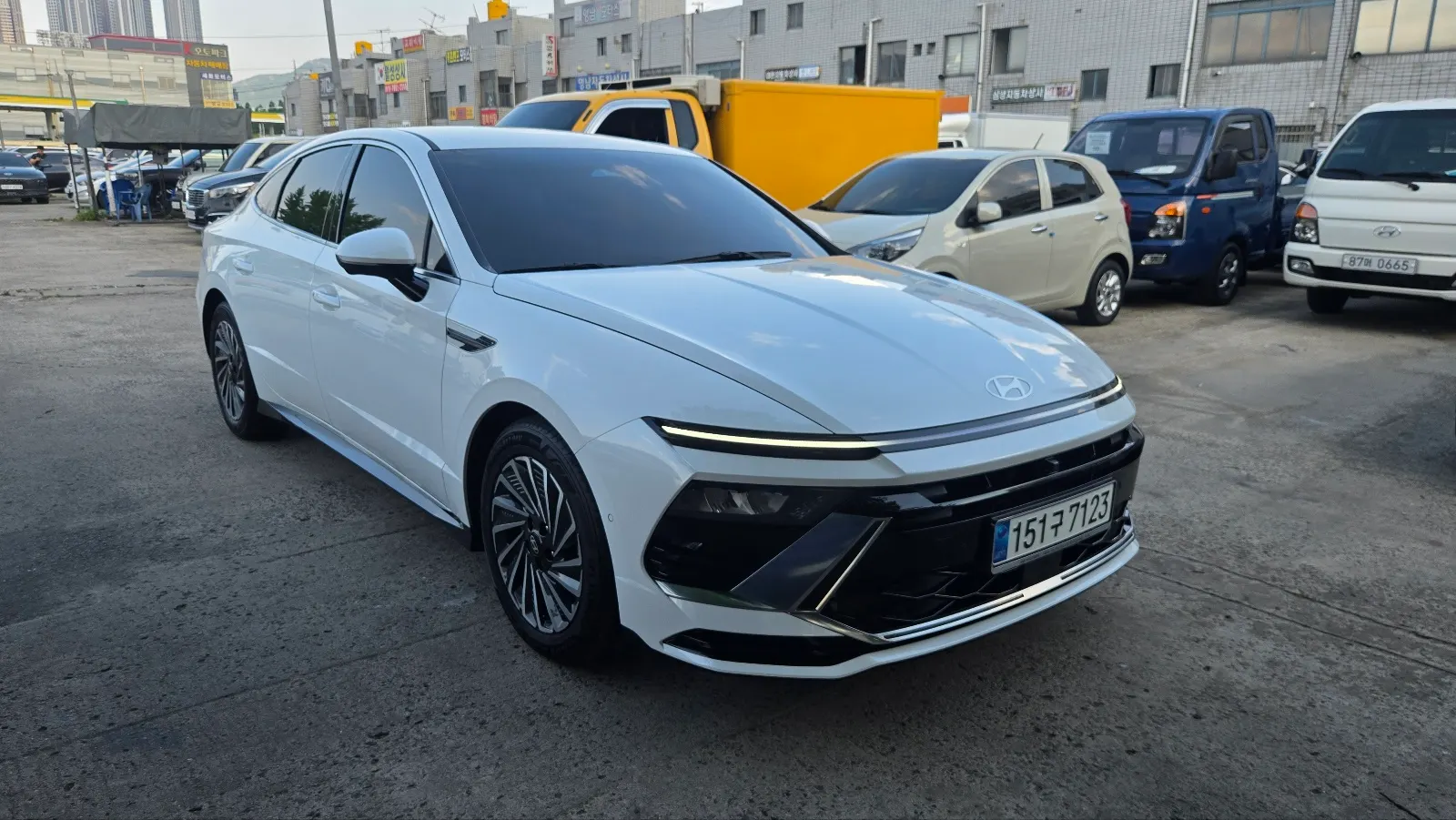 Hyundai (DN8) 2023 3/5