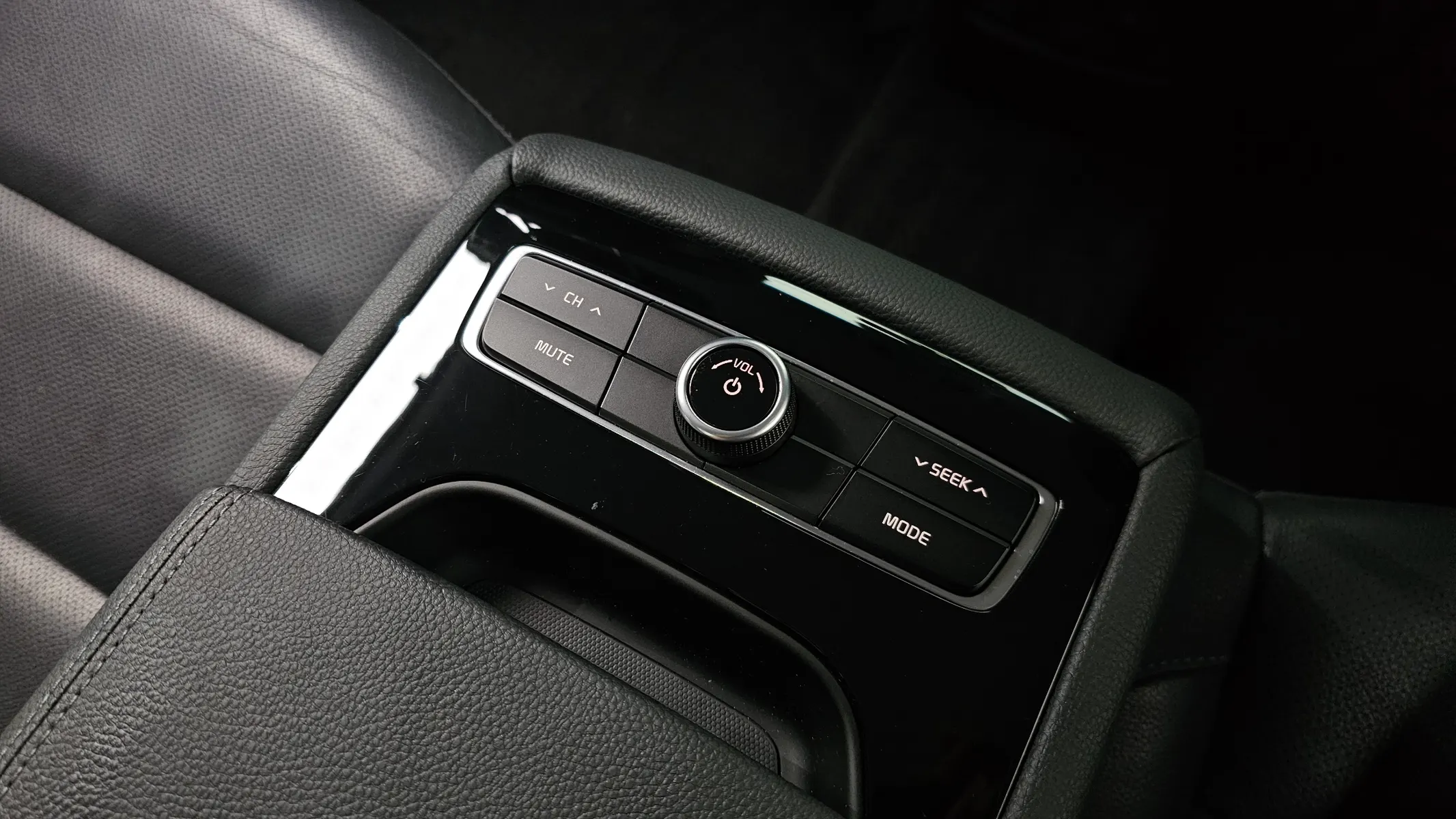 Kia K7 3.3 GDI 2017 31/32