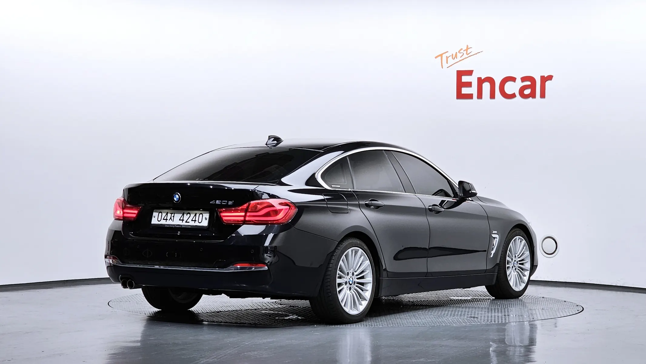 BMW 4 Series (F32) 420d 2017 2/36