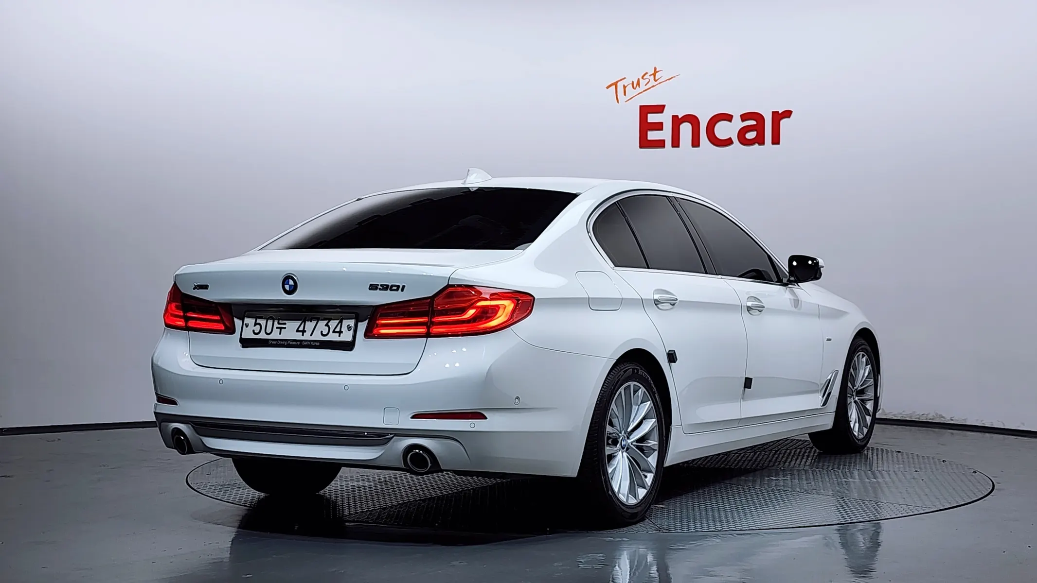 BMW 5 Series (G30) 530i xDrive 2018 2/34