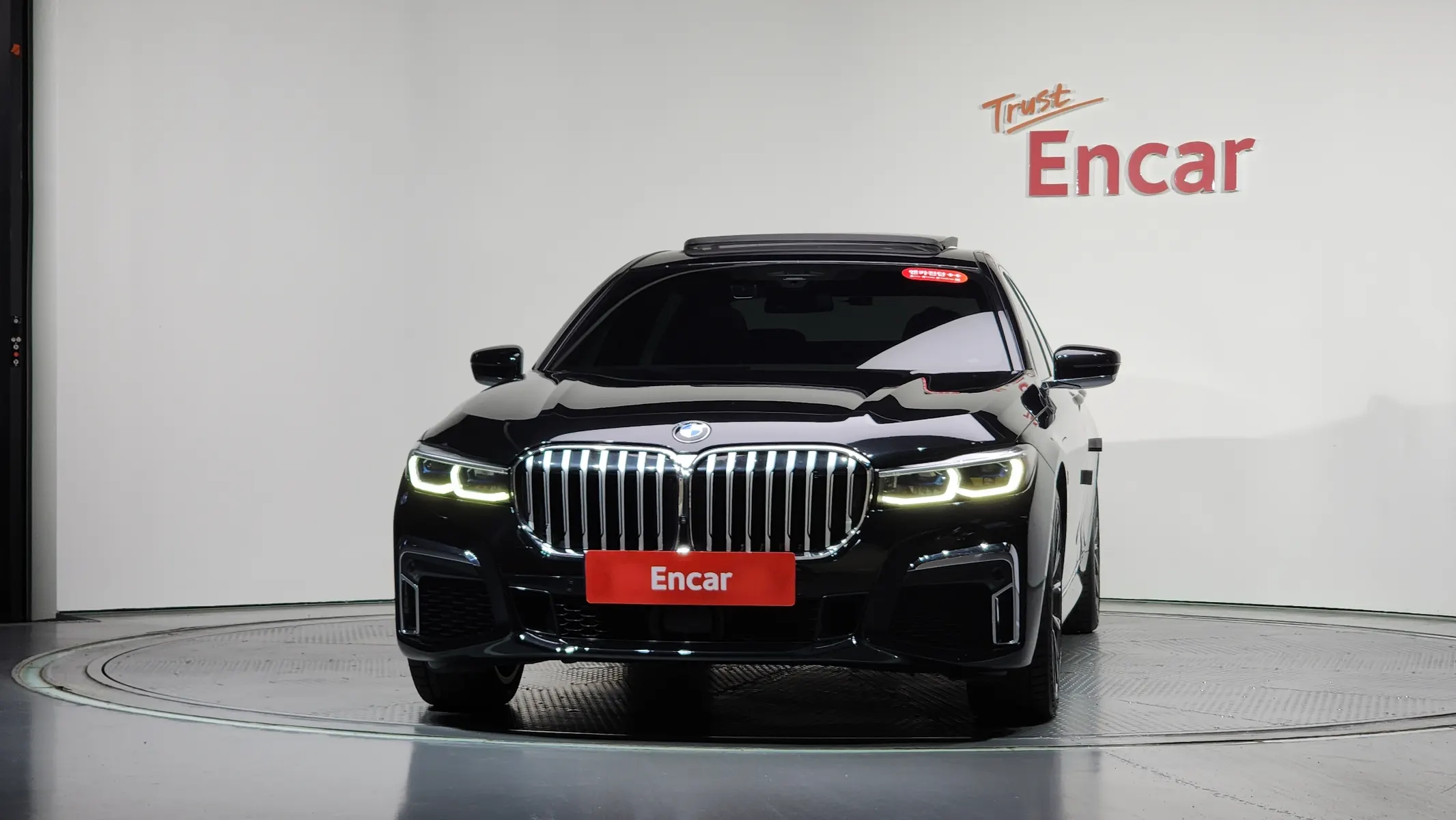BMW 7 Series (G11) 745Le i M 2020 2/37
