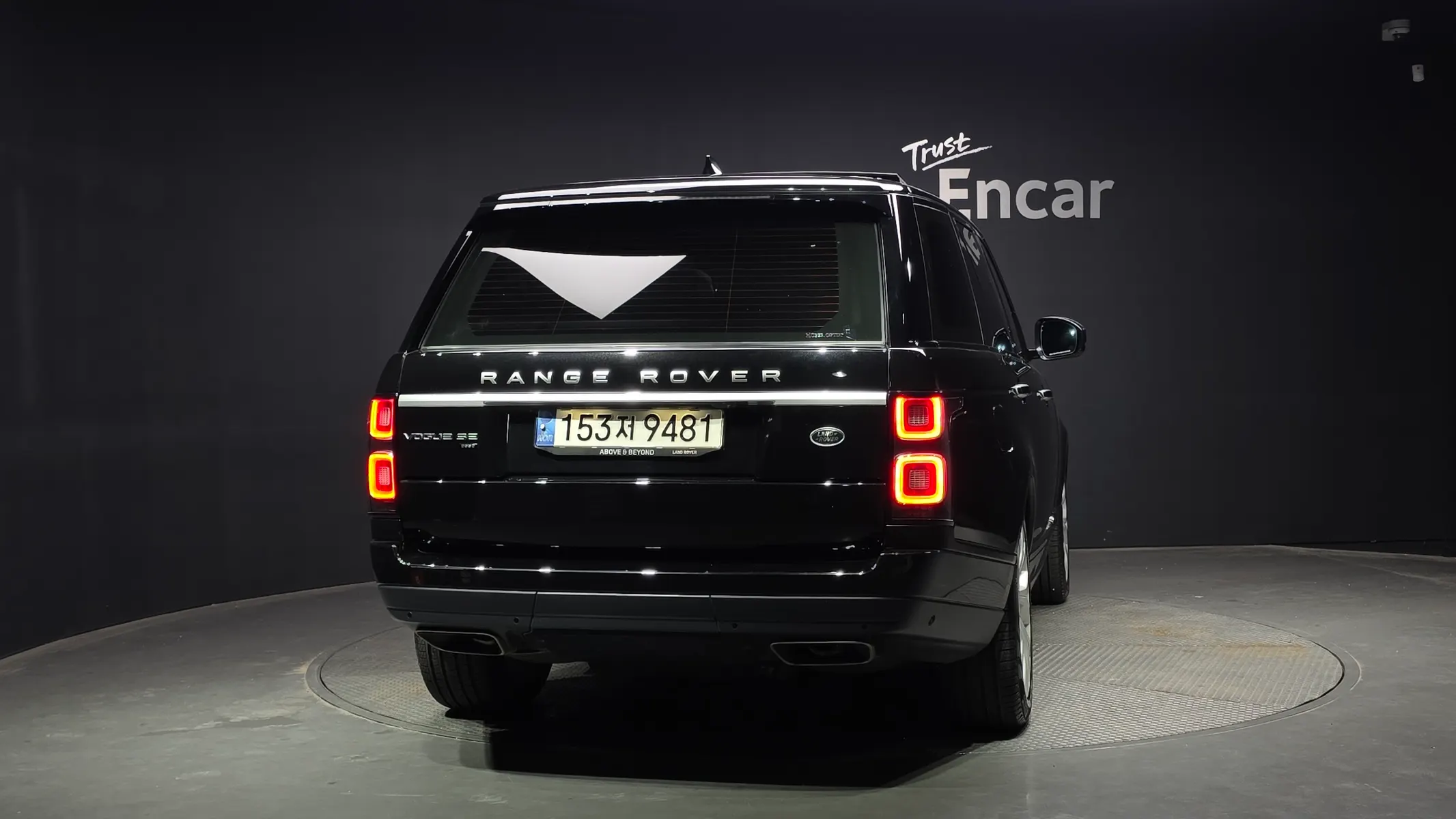 Land Rover 4 D350 Vogue SE 2021 3/37