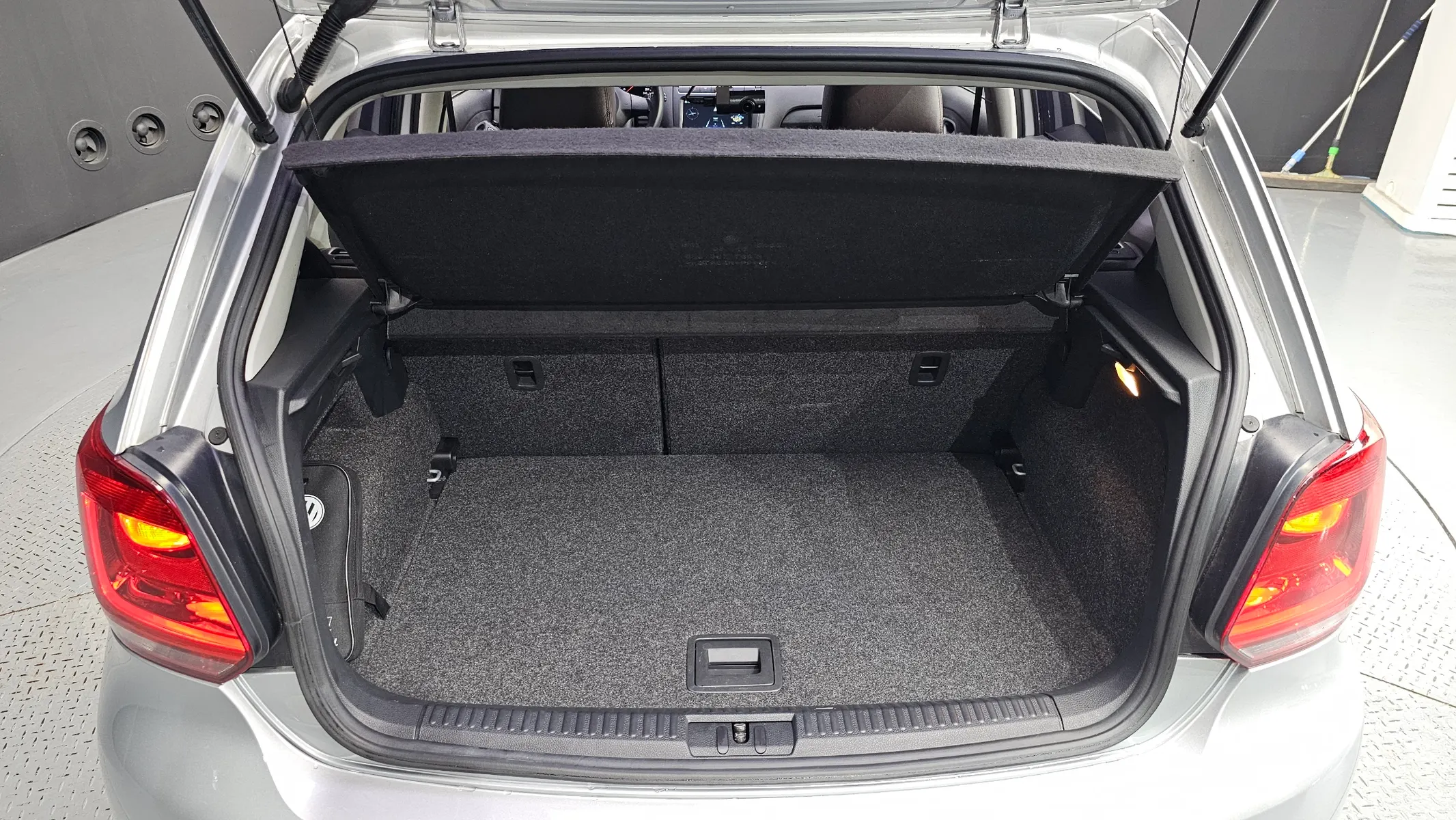 Volkswagen 폴로 1.6 TDI R-Line 2013 20/21