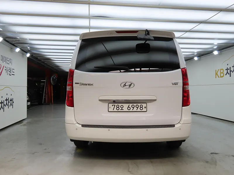 Hyundai Grand Starex 12 2015 2/5