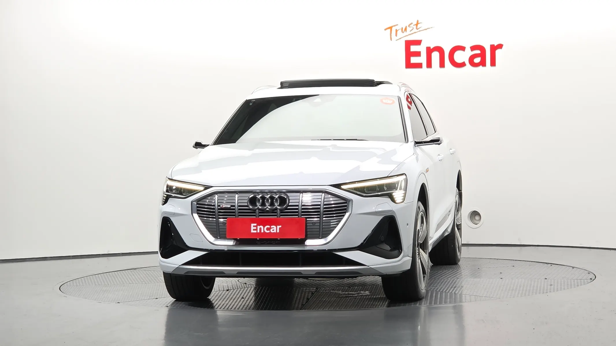 Audi e- 55 2022 3/36