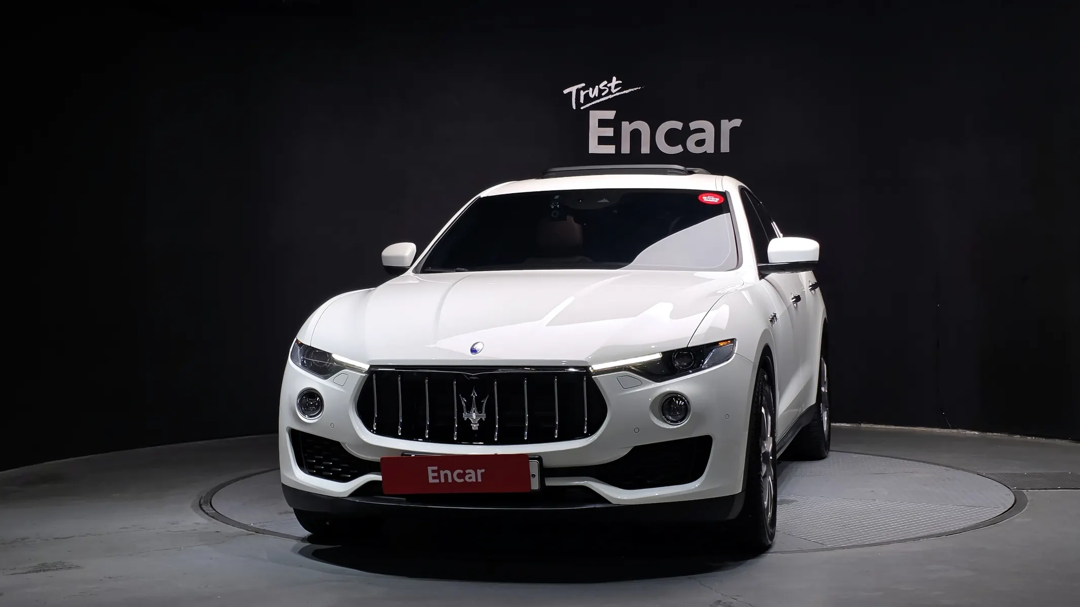 Maserati 르반떼 3.0 AWD 2020 2/5