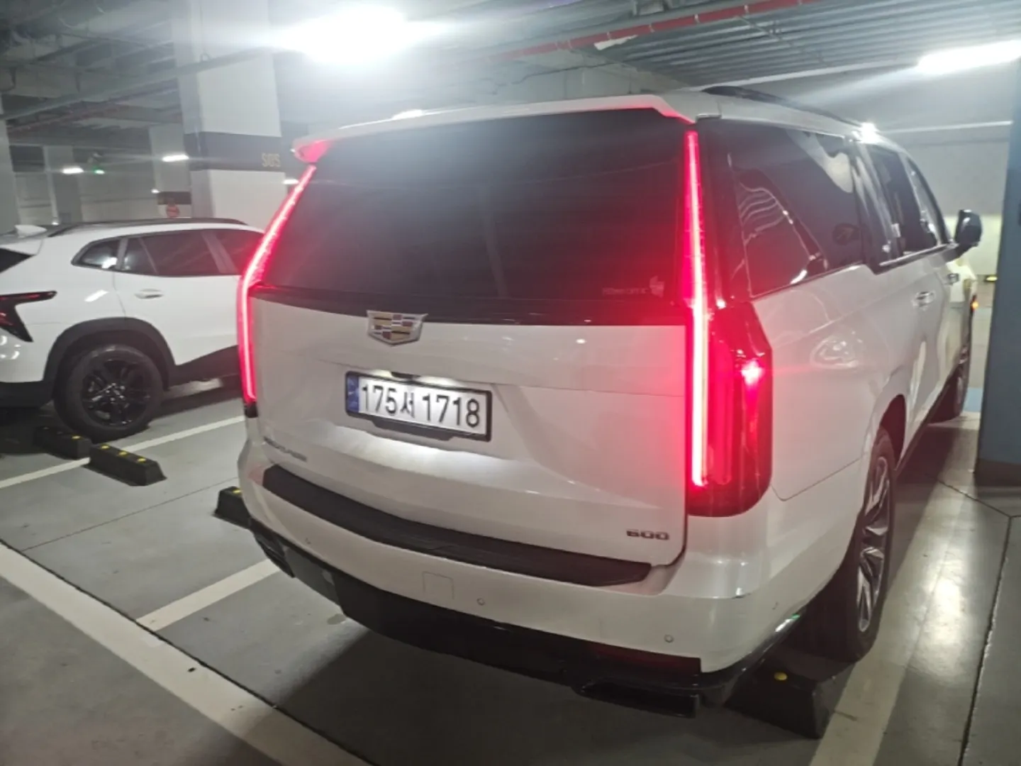 Cadillac 5 6.2 ESV 2023 3/5