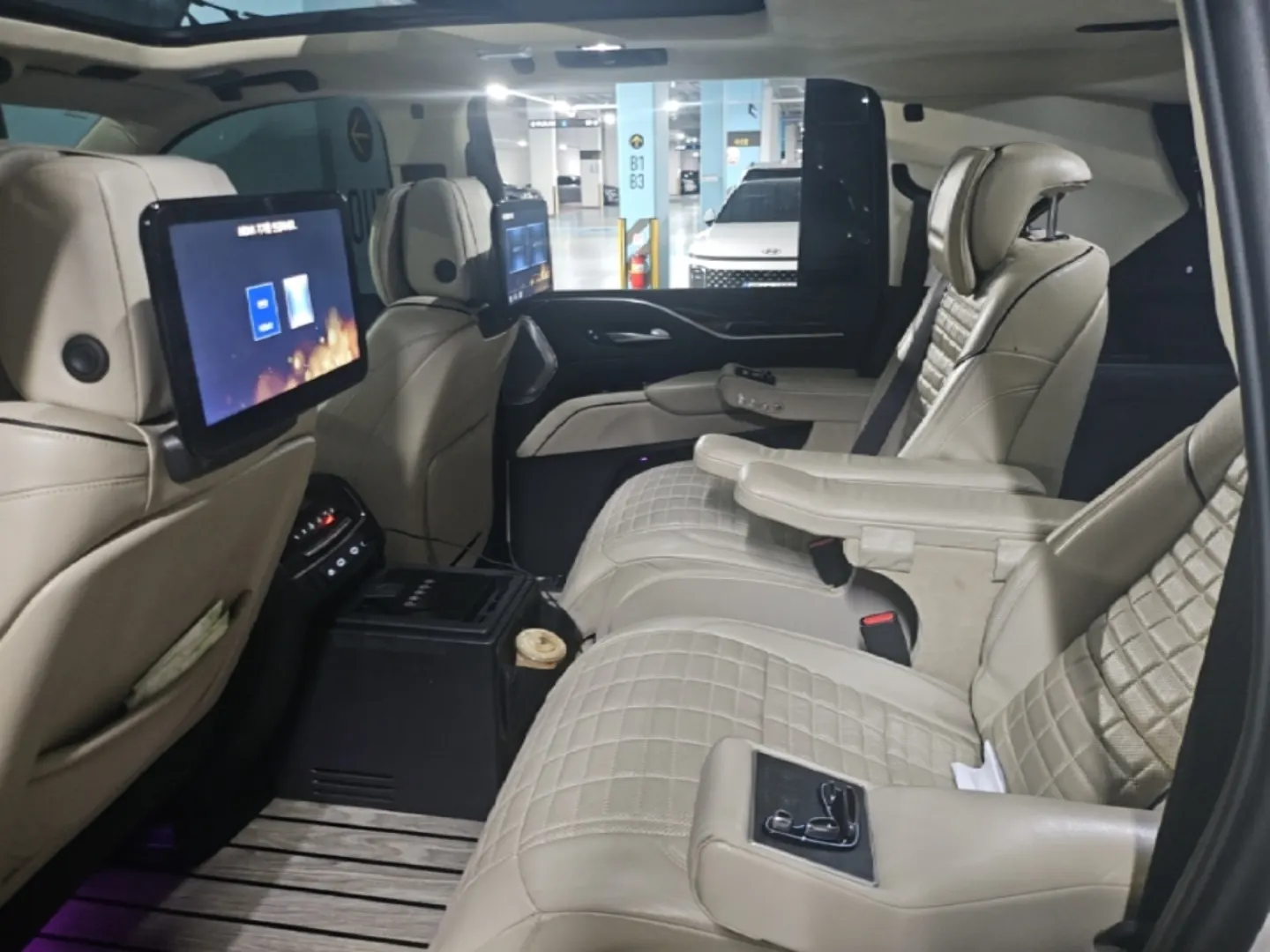 Cadillac 5 6.2 ESV 2023 4/5