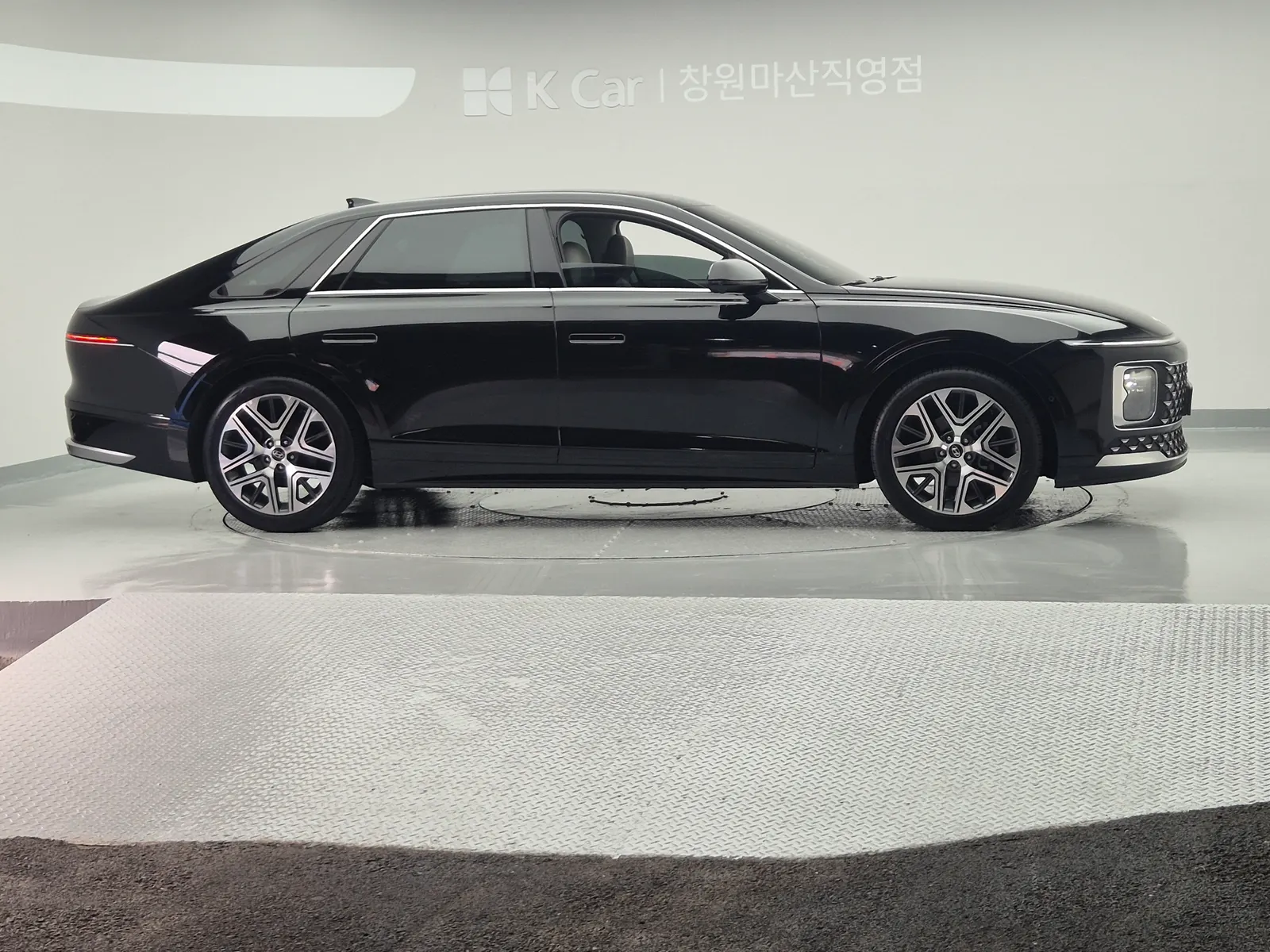 Hyundai (GN7) 2024 3/5