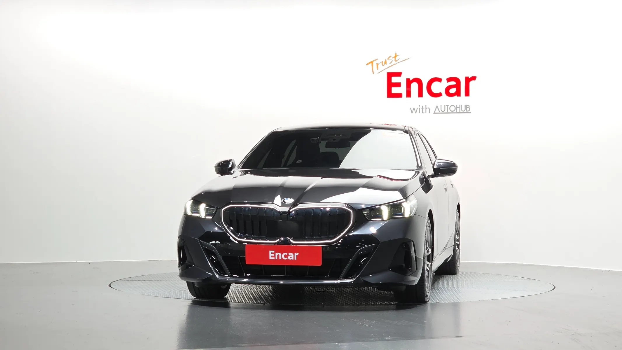 BMW 5 Series (G60) 520i M 2026 2/32
