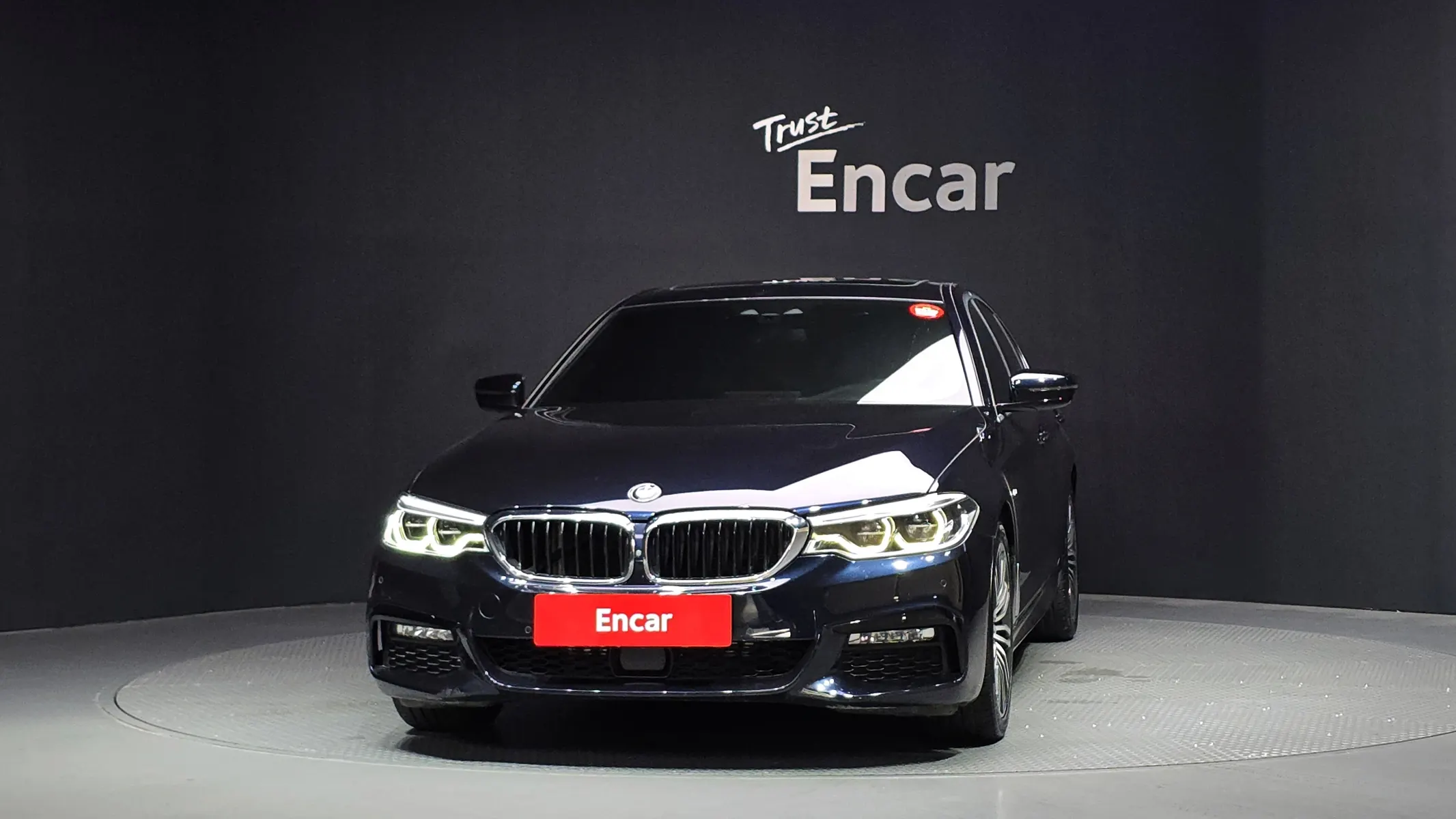 BMW 5 Series (G30) 530d M 2018 3/33