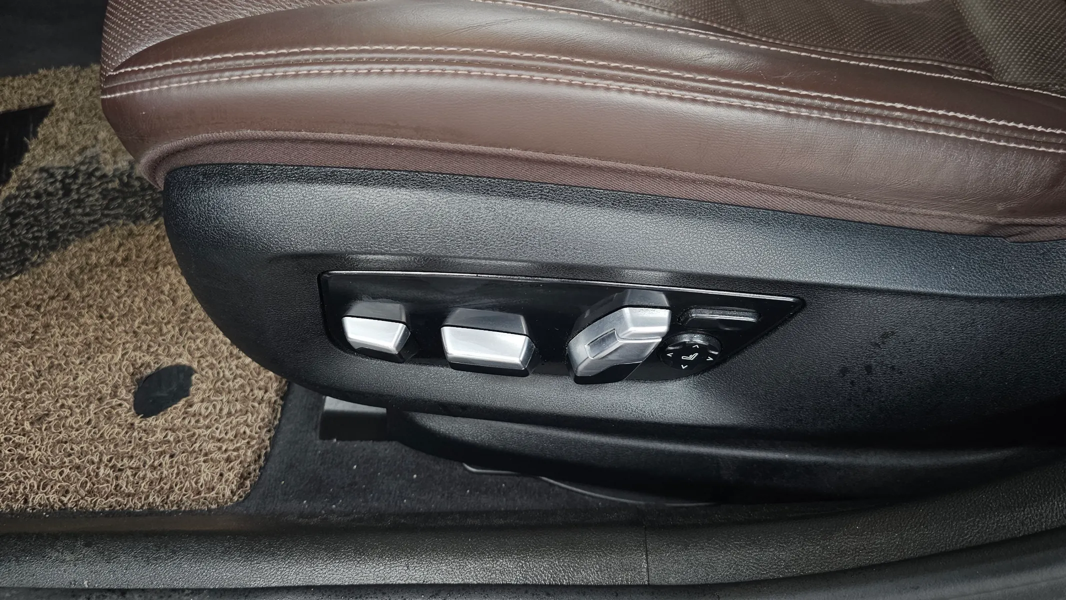 BMW 5 Series (G30) 530d M 2018 32/33