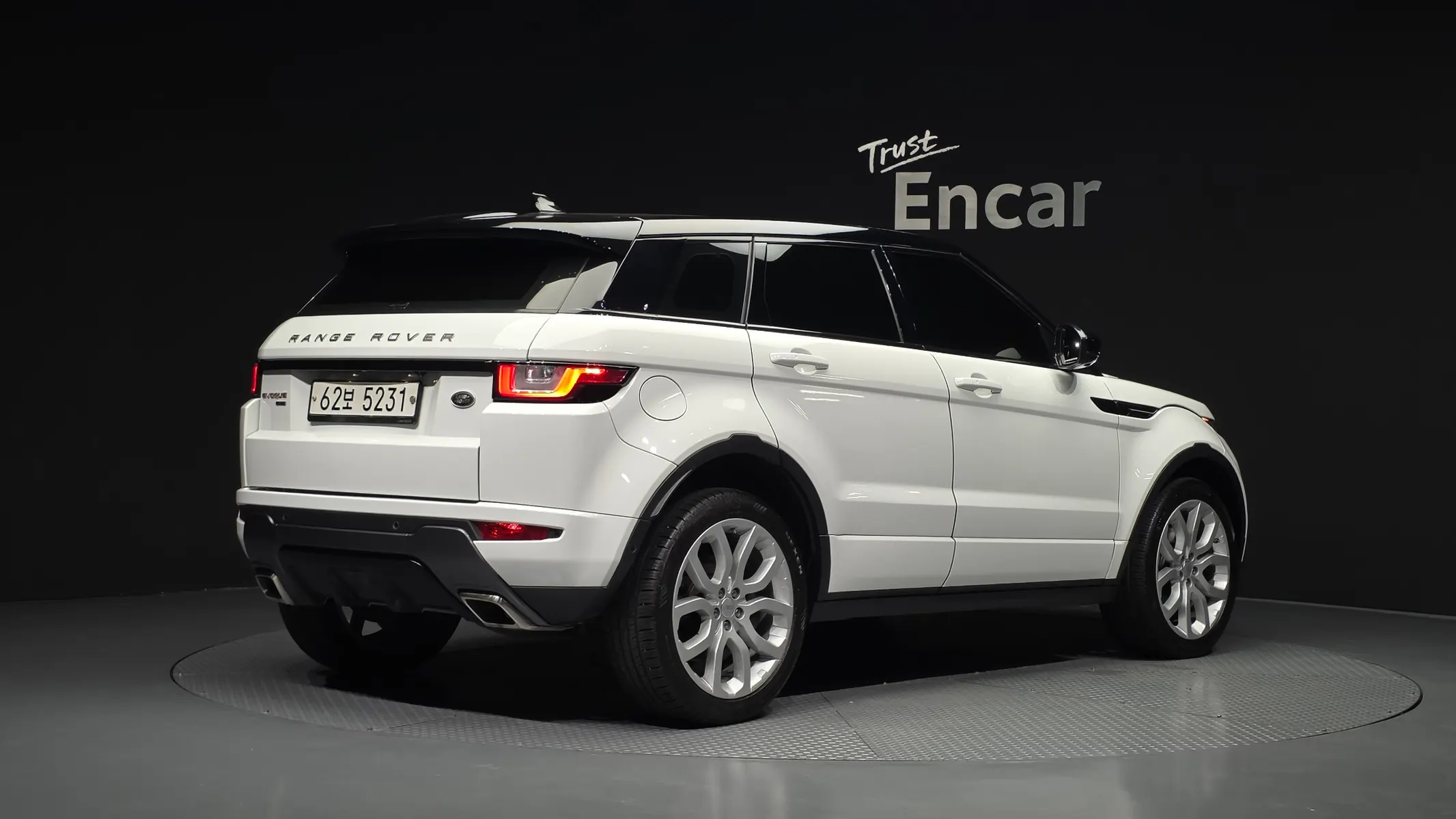 Land Rover 레인지로버 이보크 2.0 TD4 HSE 2018 2/21