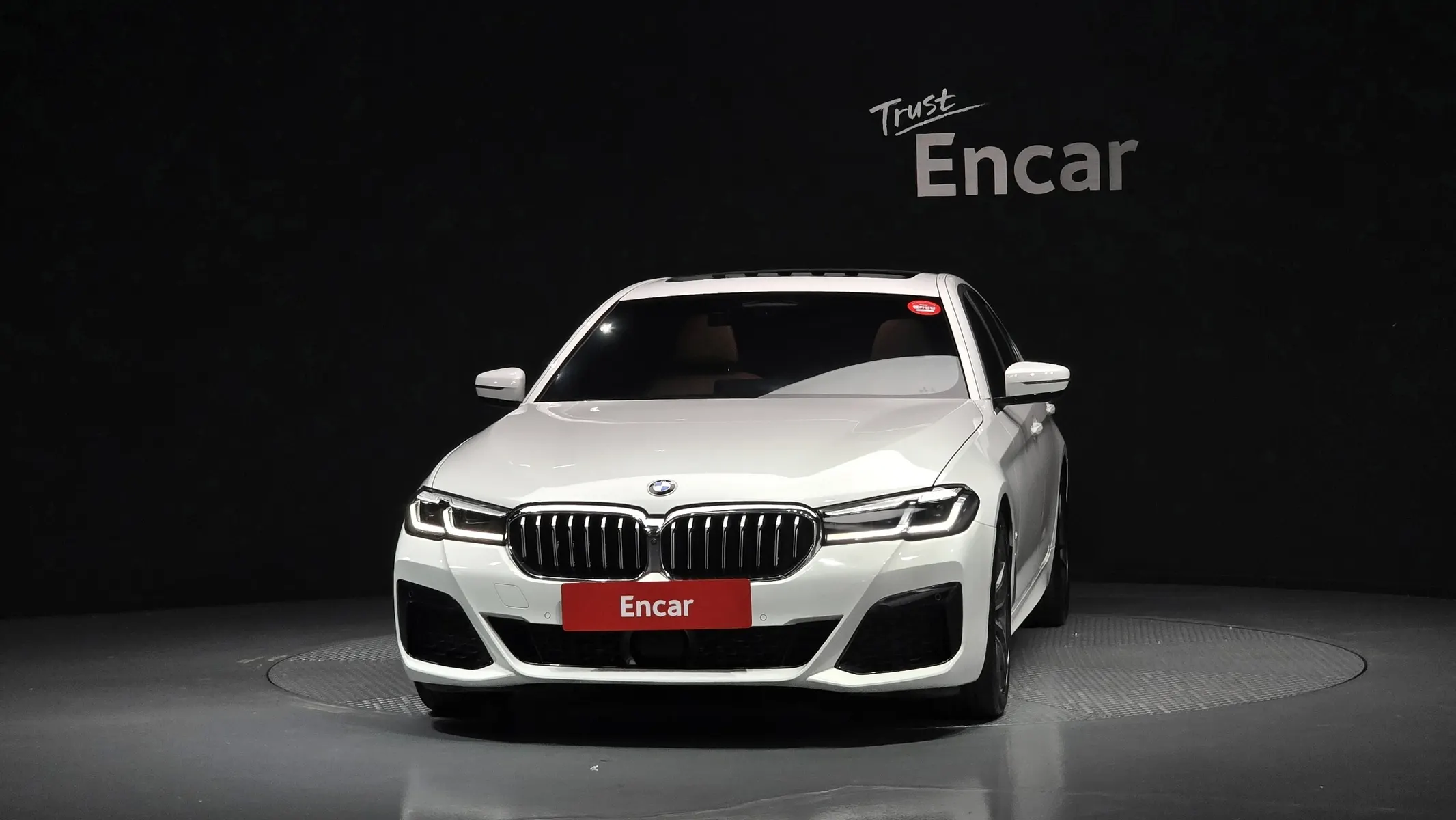 BMW 5 Series (G30) 520i M 2023 3/33