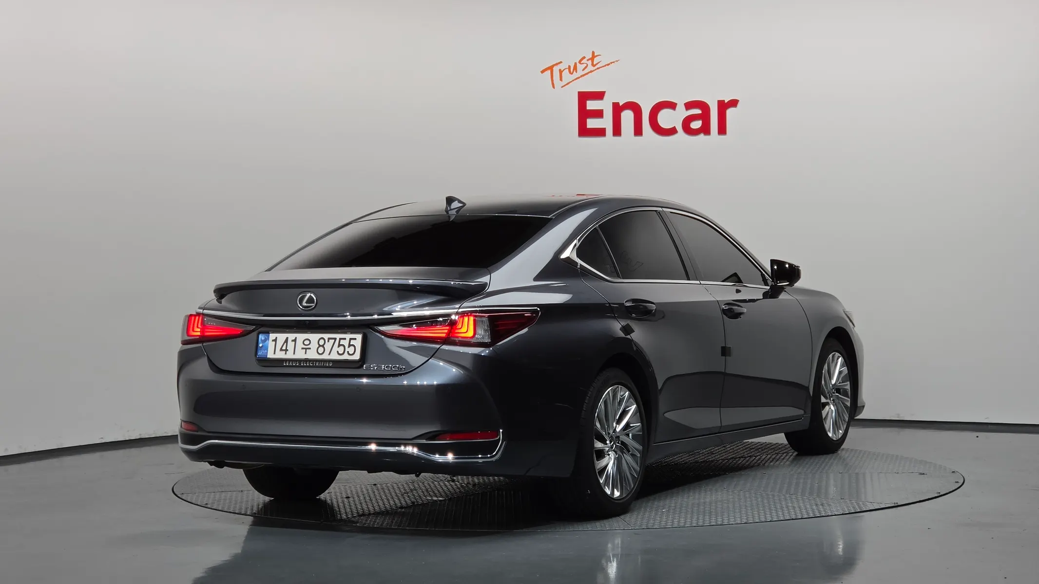 Lexus ES300h 7 2024 2/39