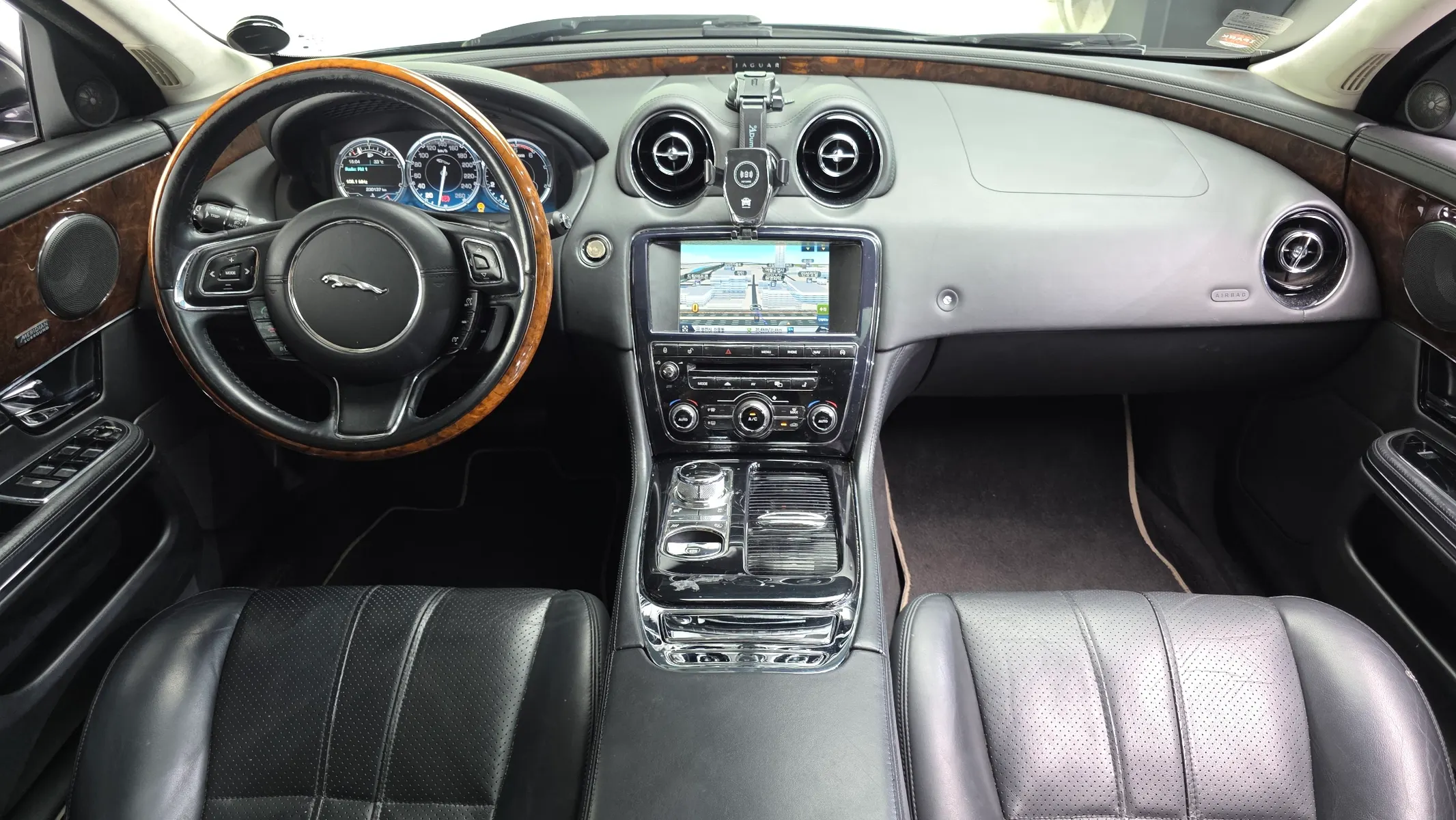 Jaguar All New XJ 3.0D LWB 2013 4/5