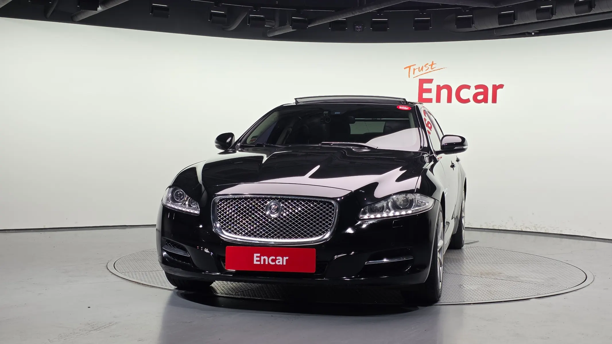 Jaguar All New XJ 3.0D LWB 2013 2/5