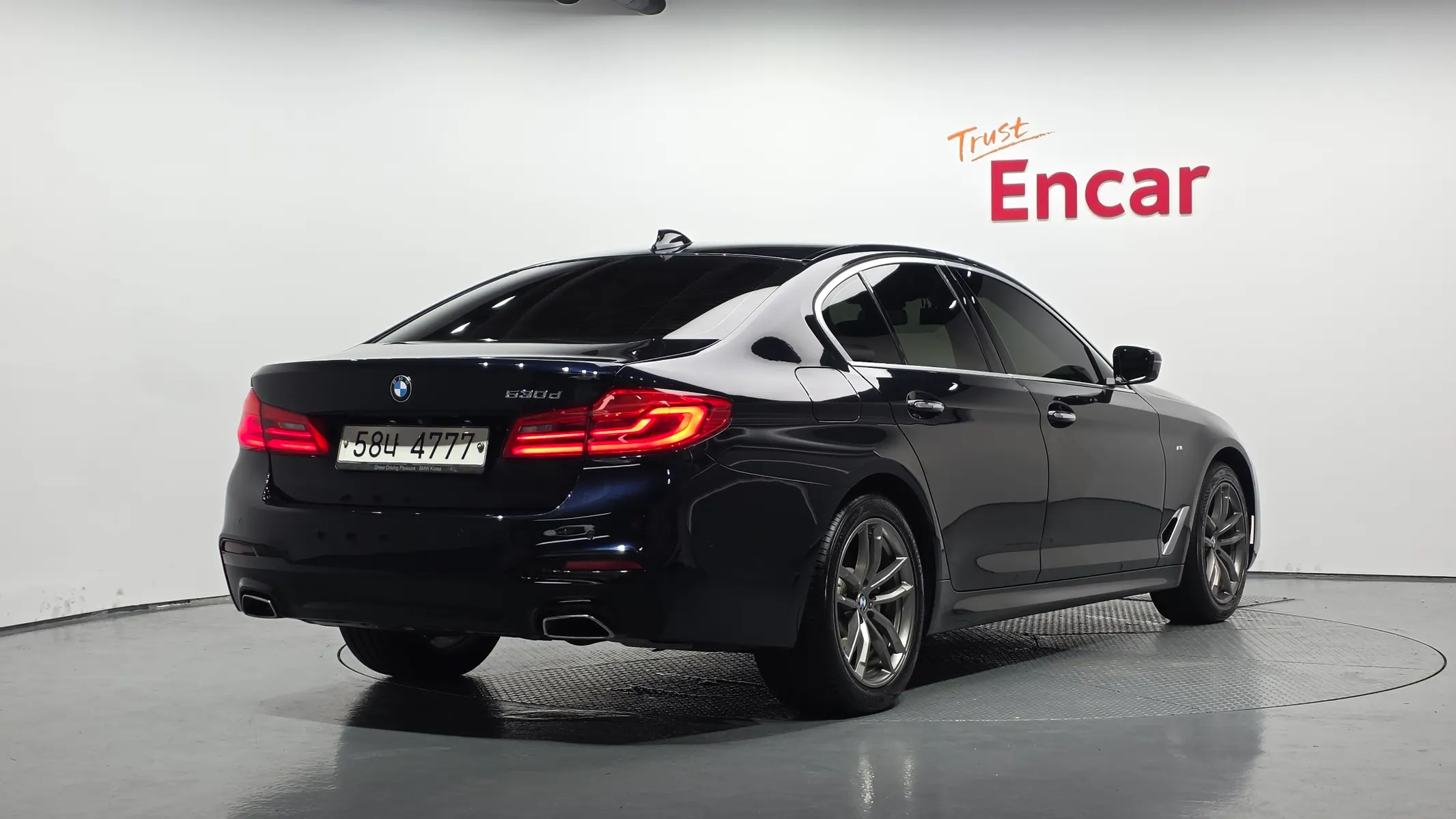 BMW 5 Series (G30) 520d xDrive M 2018 2/21